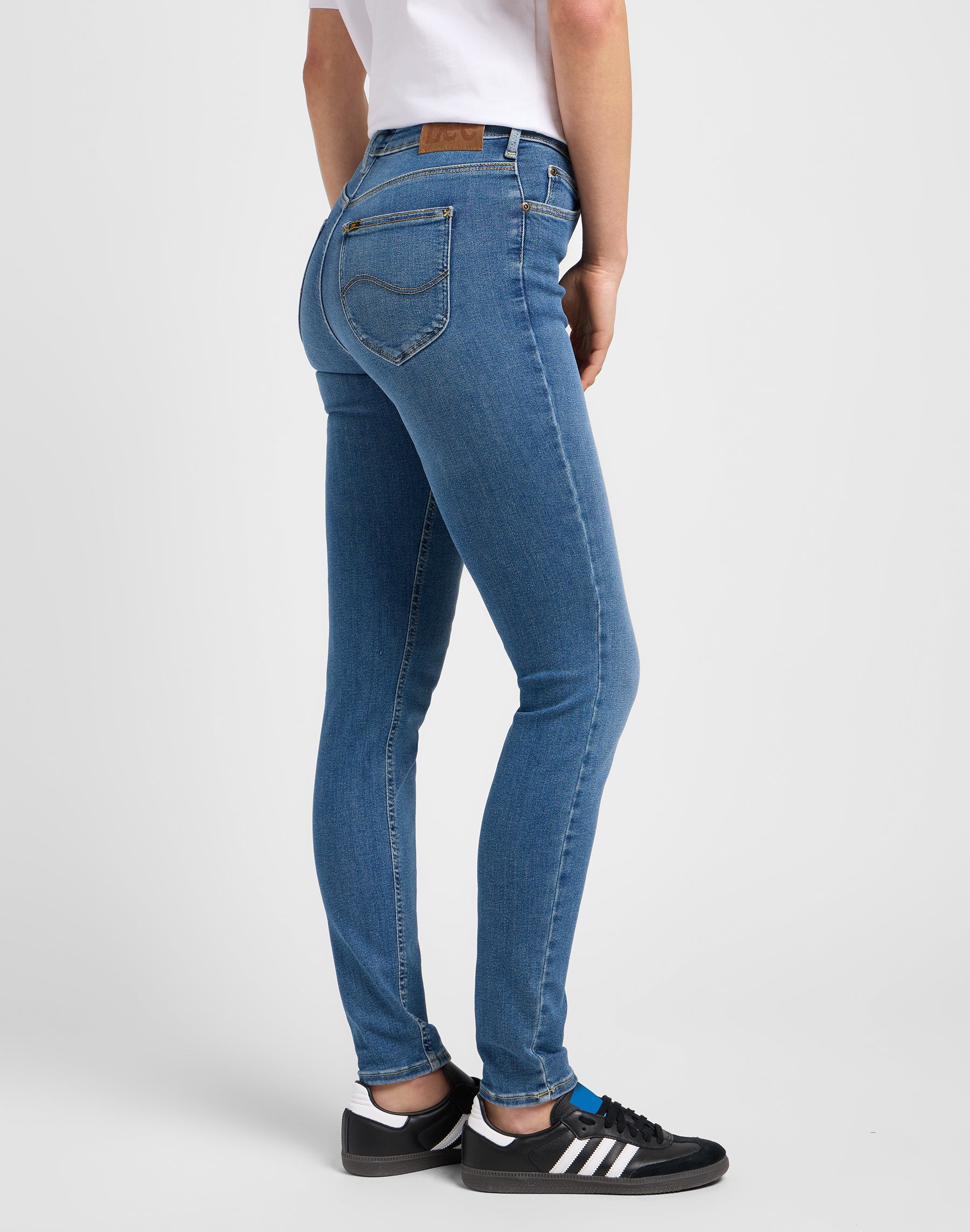 Foreverfit en jeans météoriques Lee