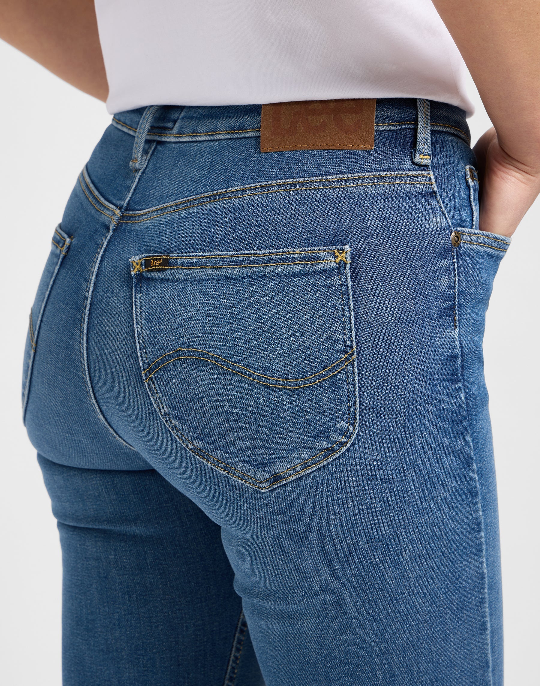 Foreverfit en jeans météoriques Lee