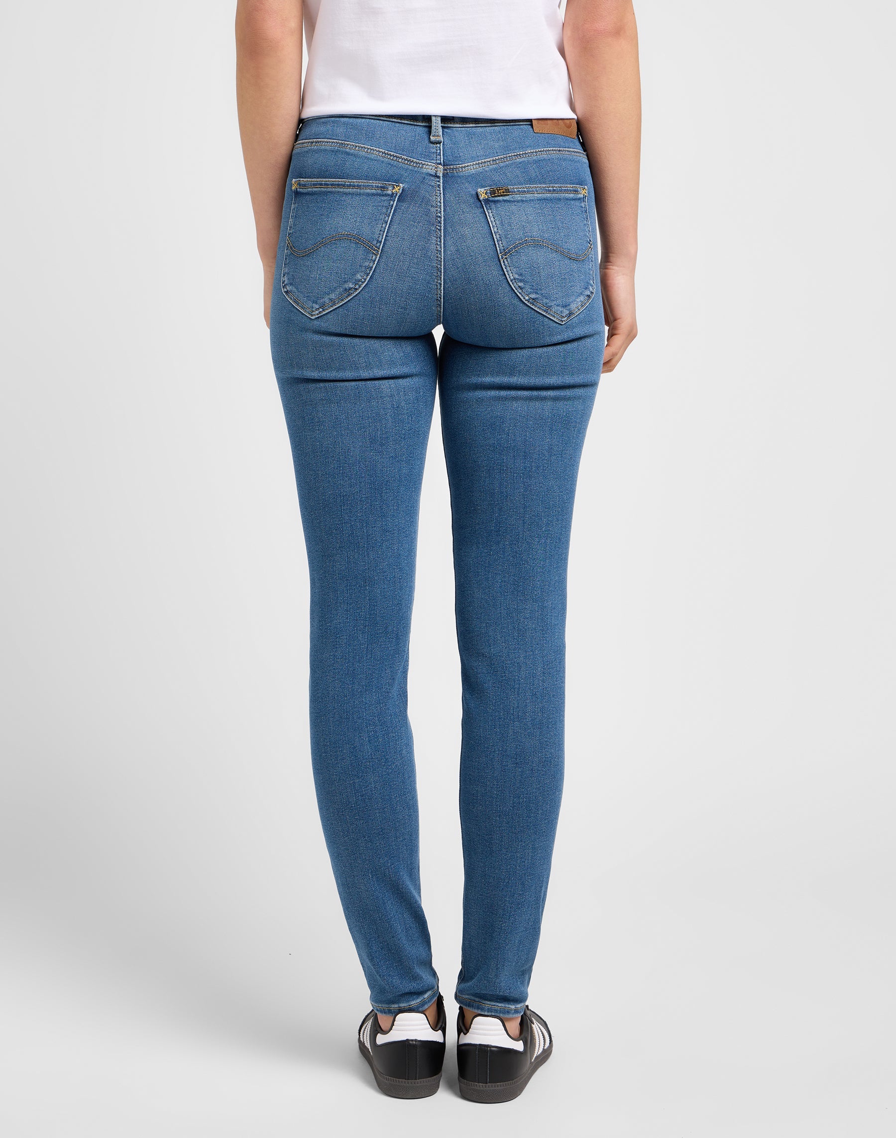 Foreverfit en jeans météoriques Lee