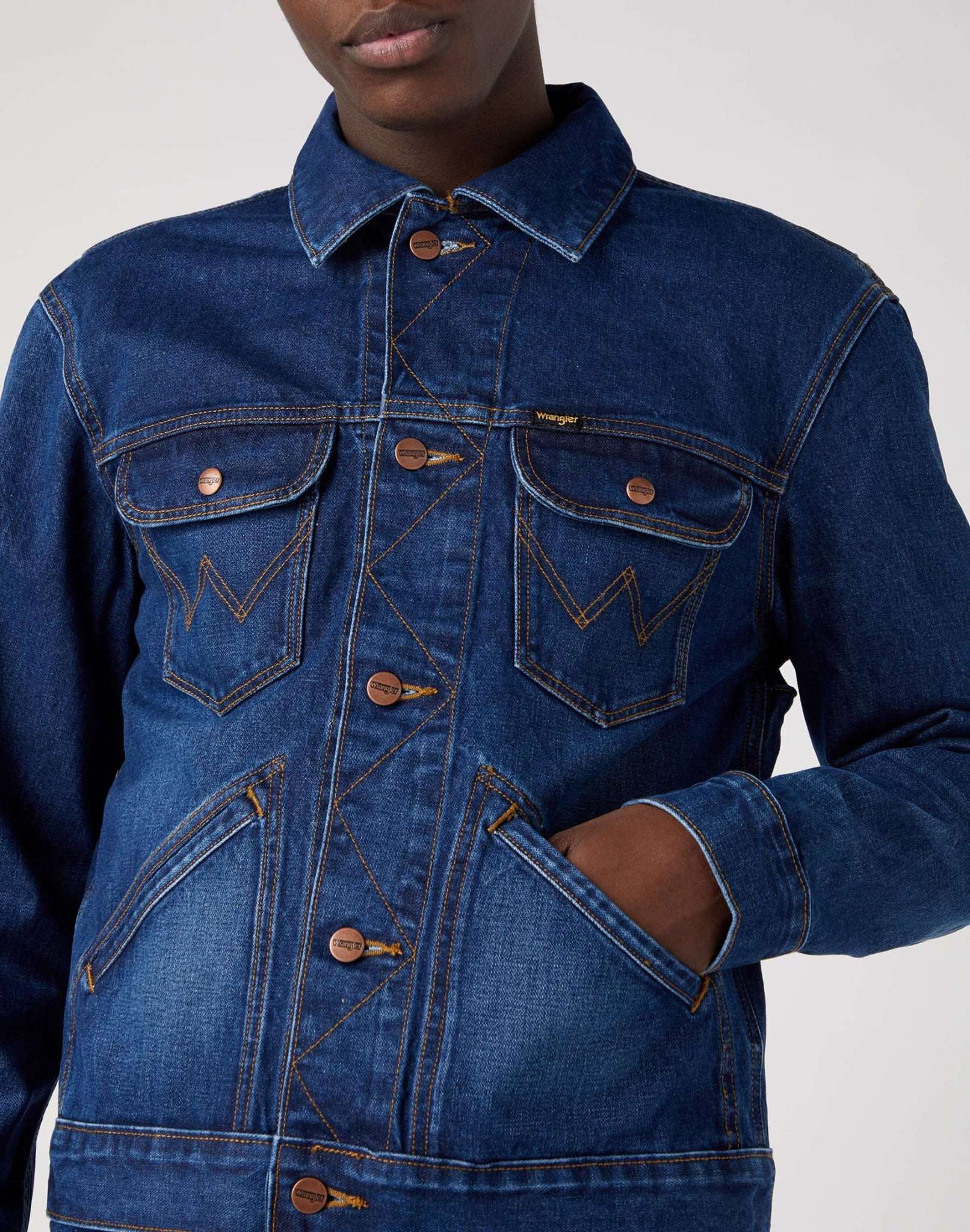 124Mj dans Far Away Vestes Wrangler