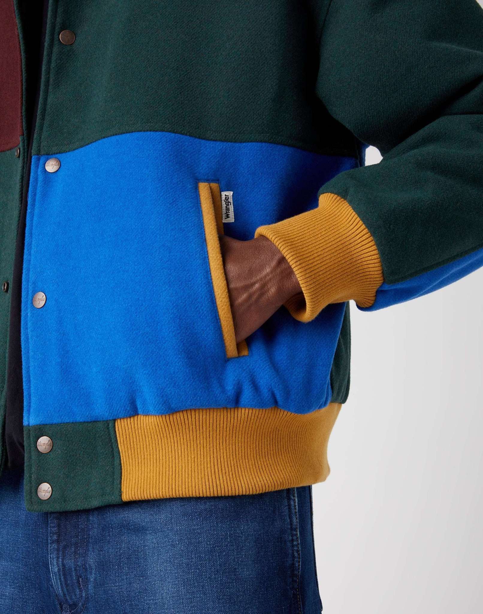 Bomber Jacket in Darkest Spruce Vestes Wrangler