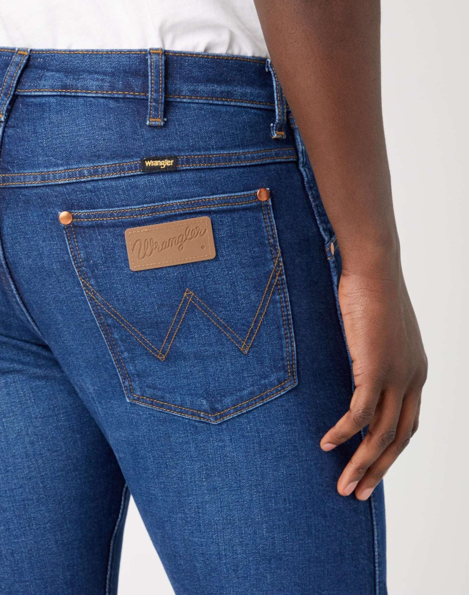 11MWZ en jeans Wrangler Far Away