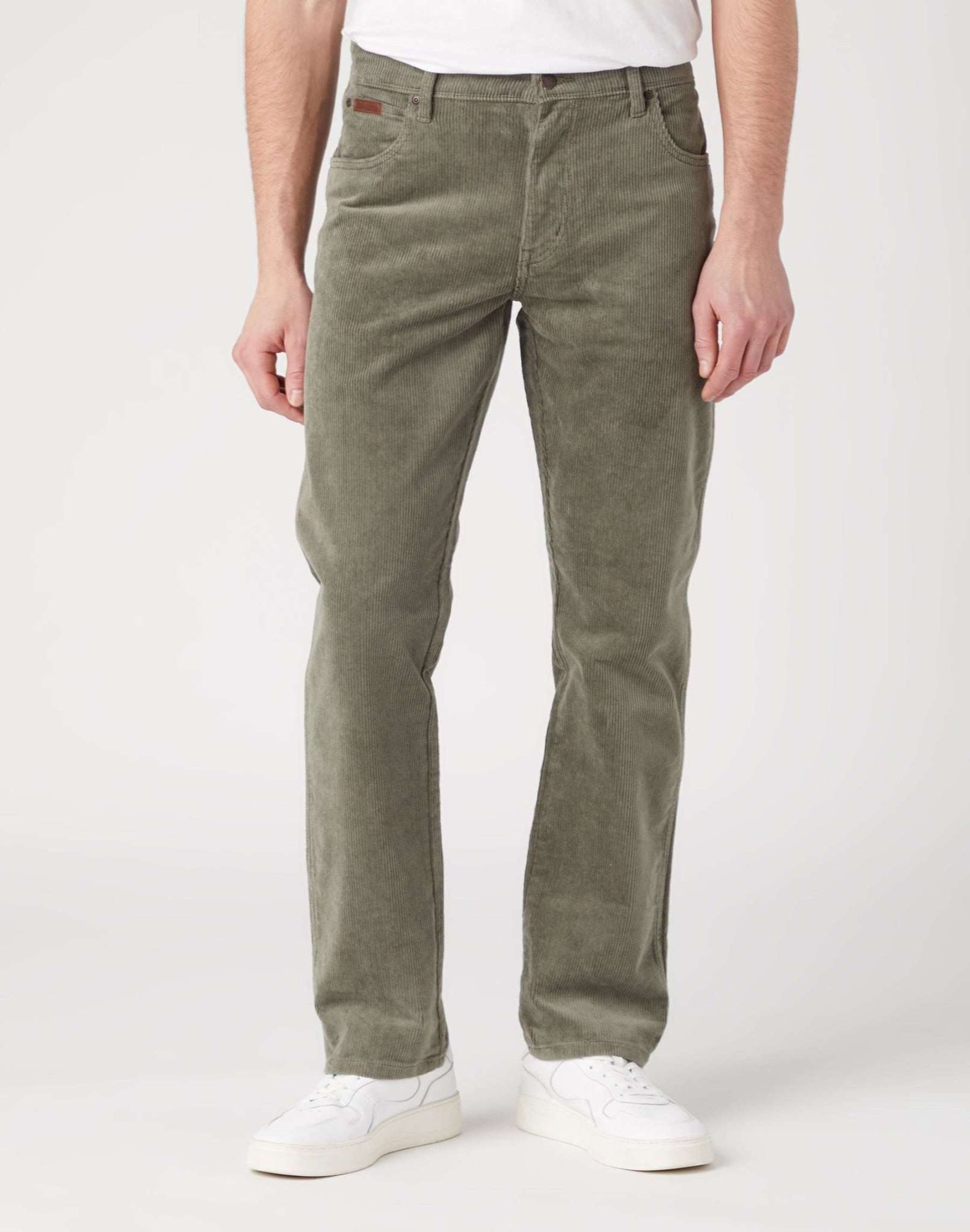 Texas Corduroy in Dusty Olive Pantalon Wrangler