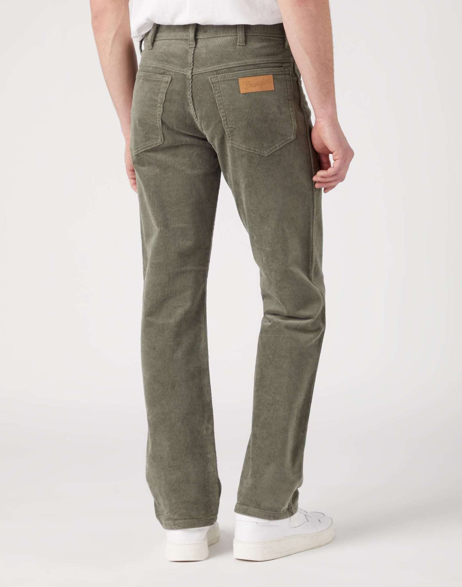 Texas Corduroy in Dusty Olive Pantalon Wrangler