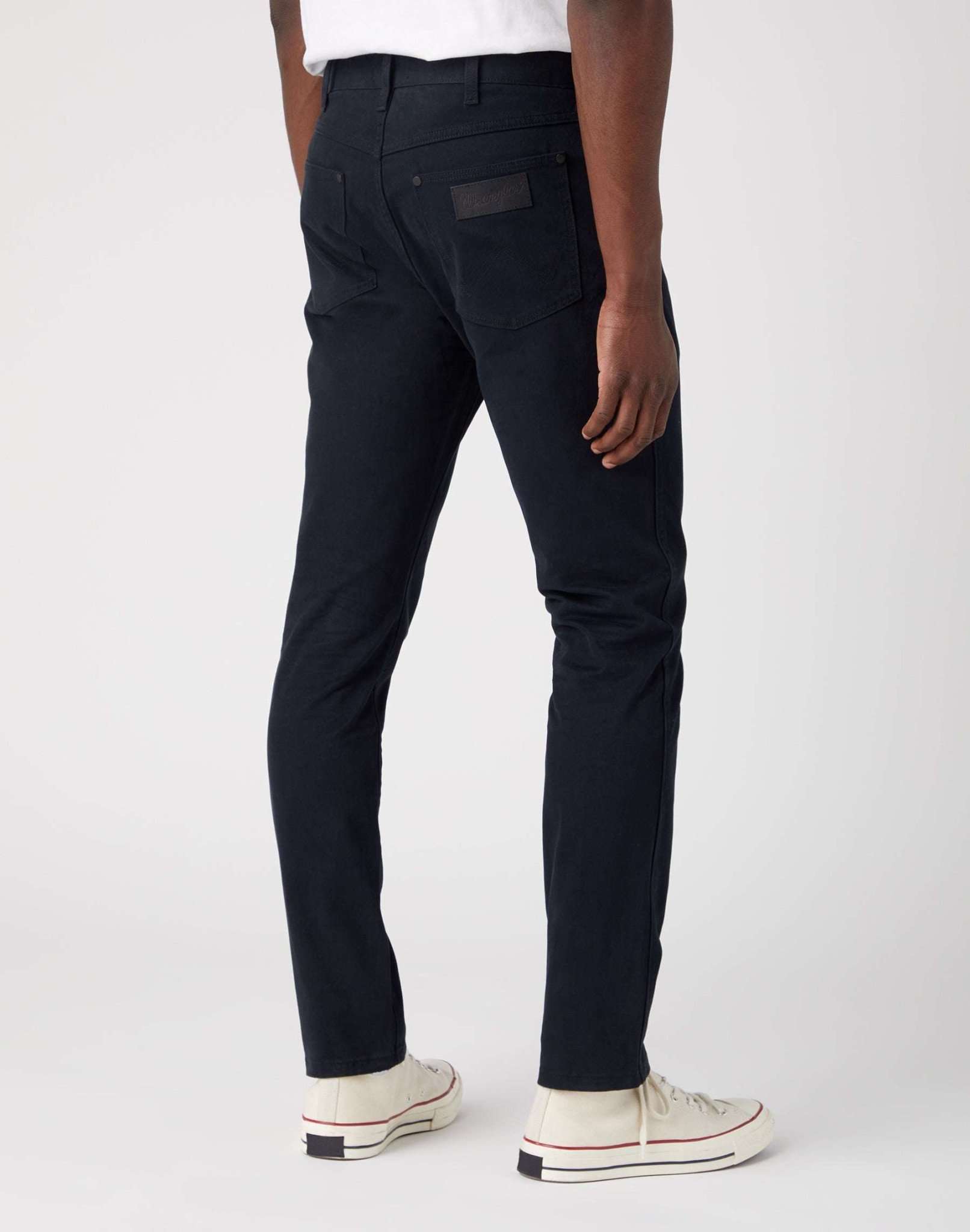 Larston in Black Pantalon Wrangler
