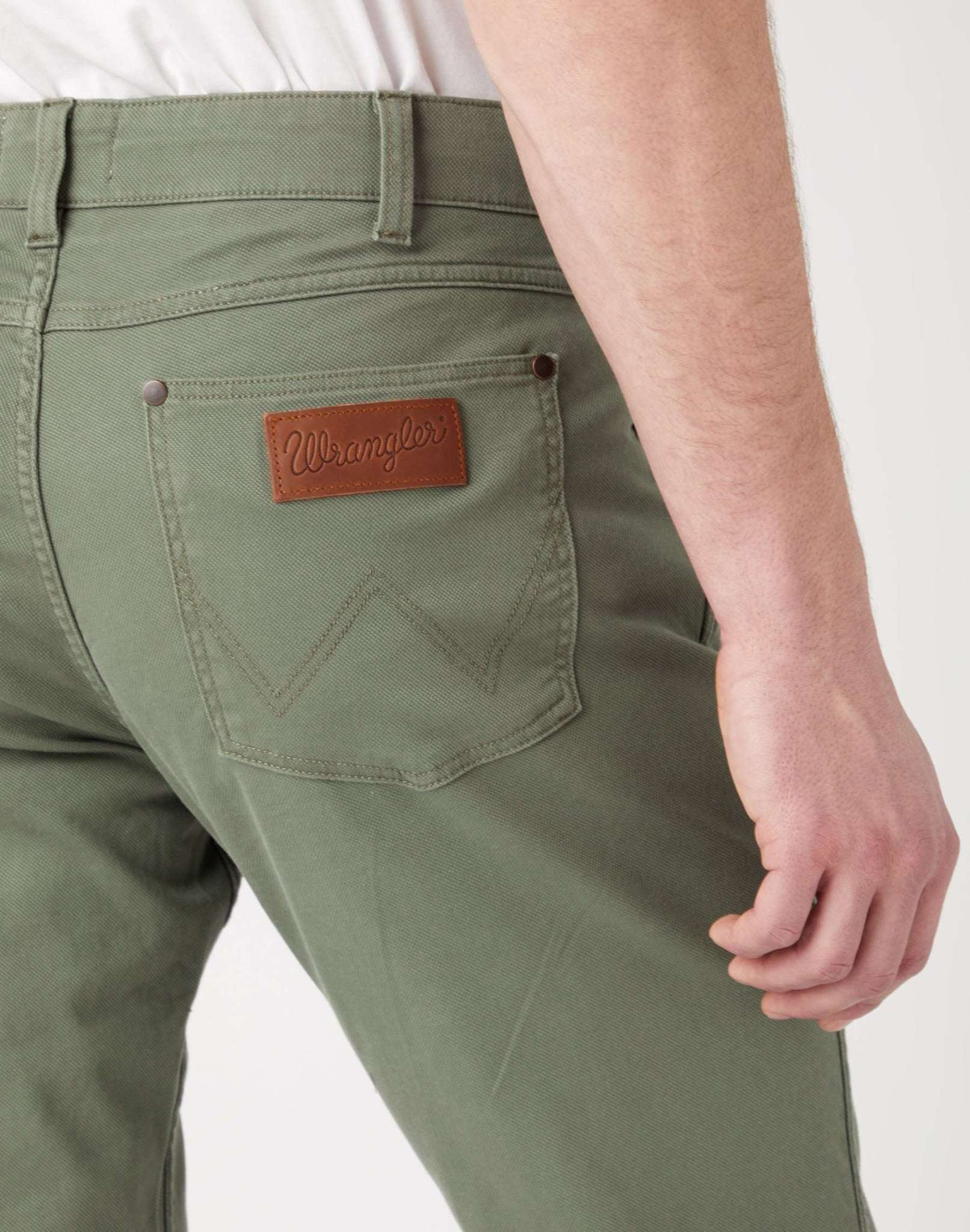 Greensboro in Dusty Olive Pantalon Wrangler