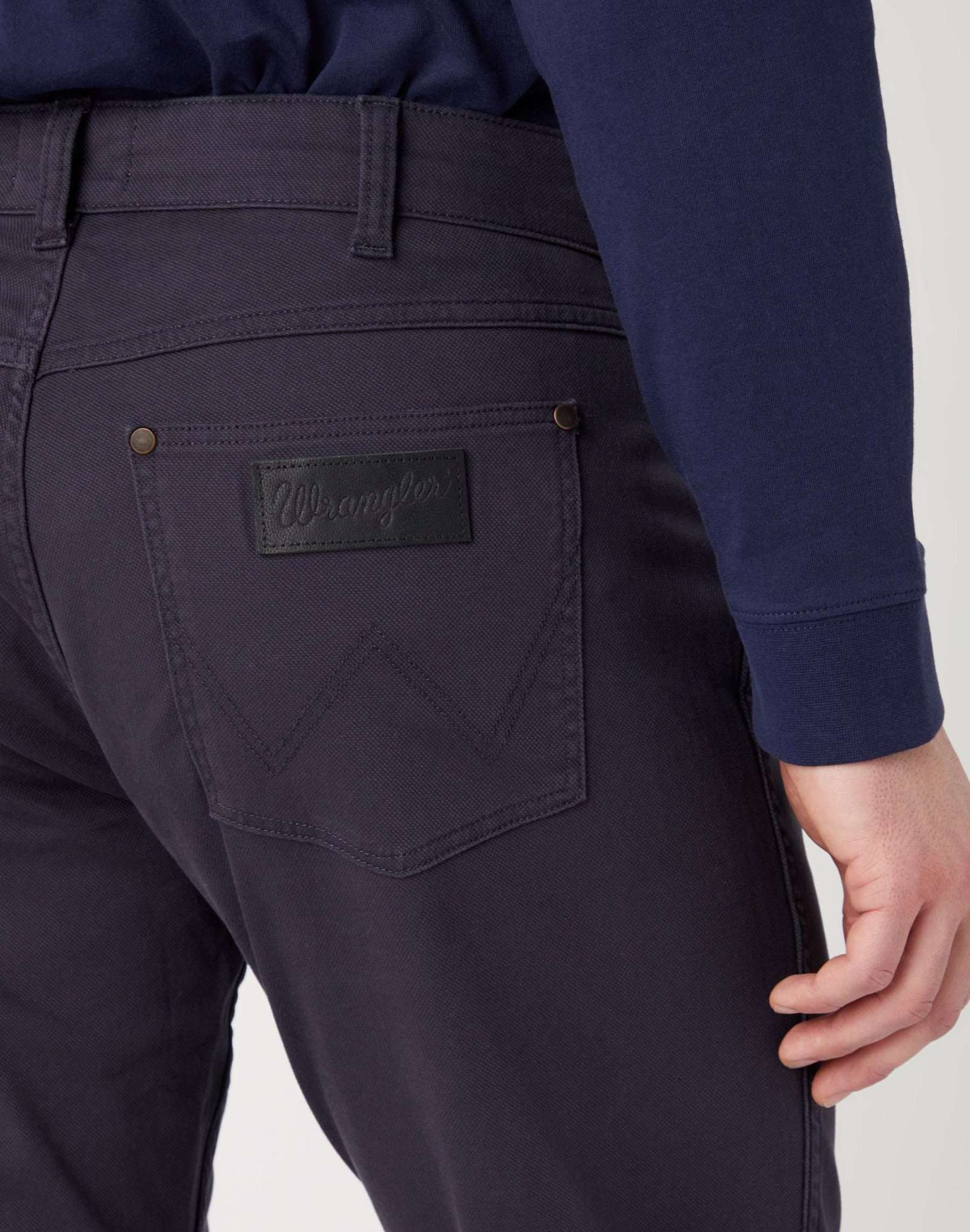Greensboro in Dark Navy Pantalon Wrangler