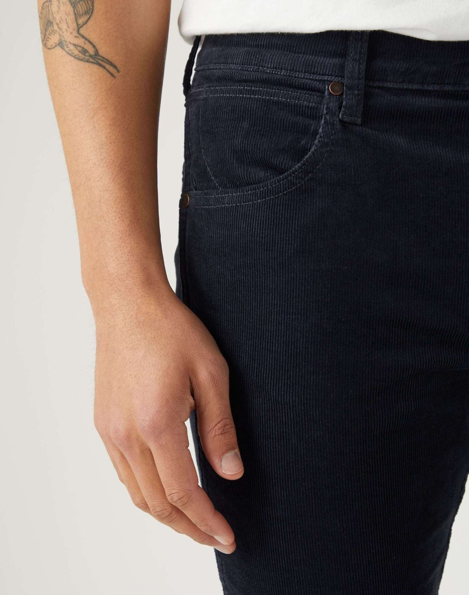 Greensboro Corduroy en pantalon Parisian Night Wrangler