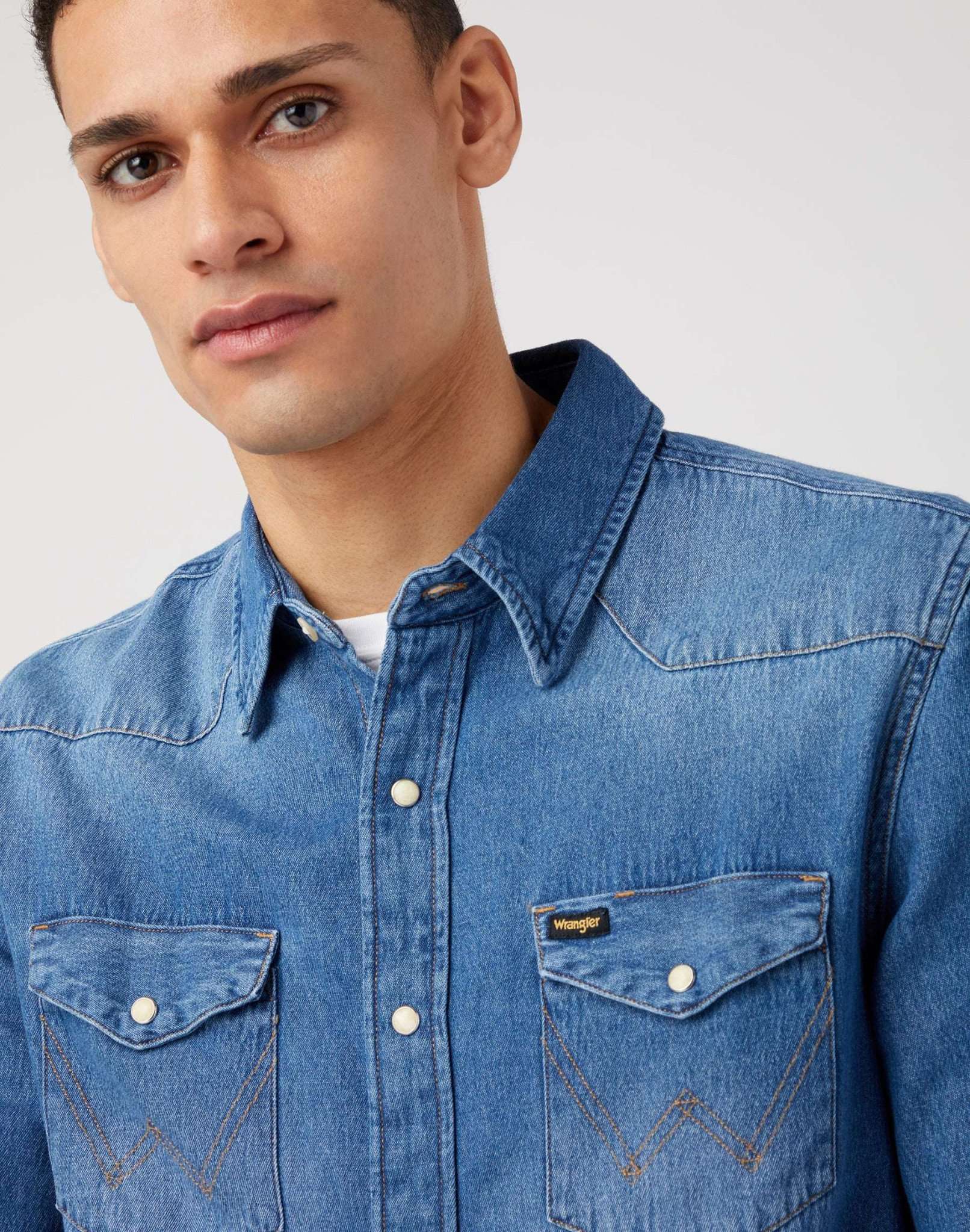 27MW Icon Shirt en Icon Mid Stone Chemises Wrangler