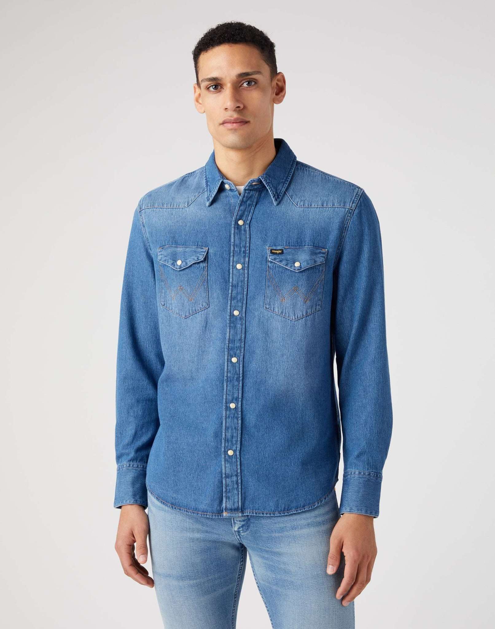 27MW Icon Shirt en Icon Mid Stone Chemises Wrangler