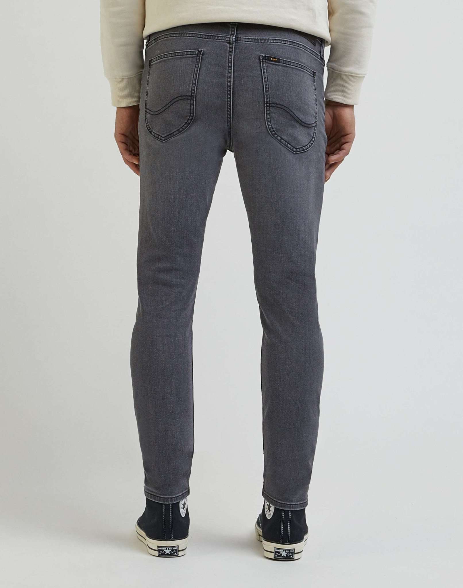 Jeans Malone in Darkness Lee