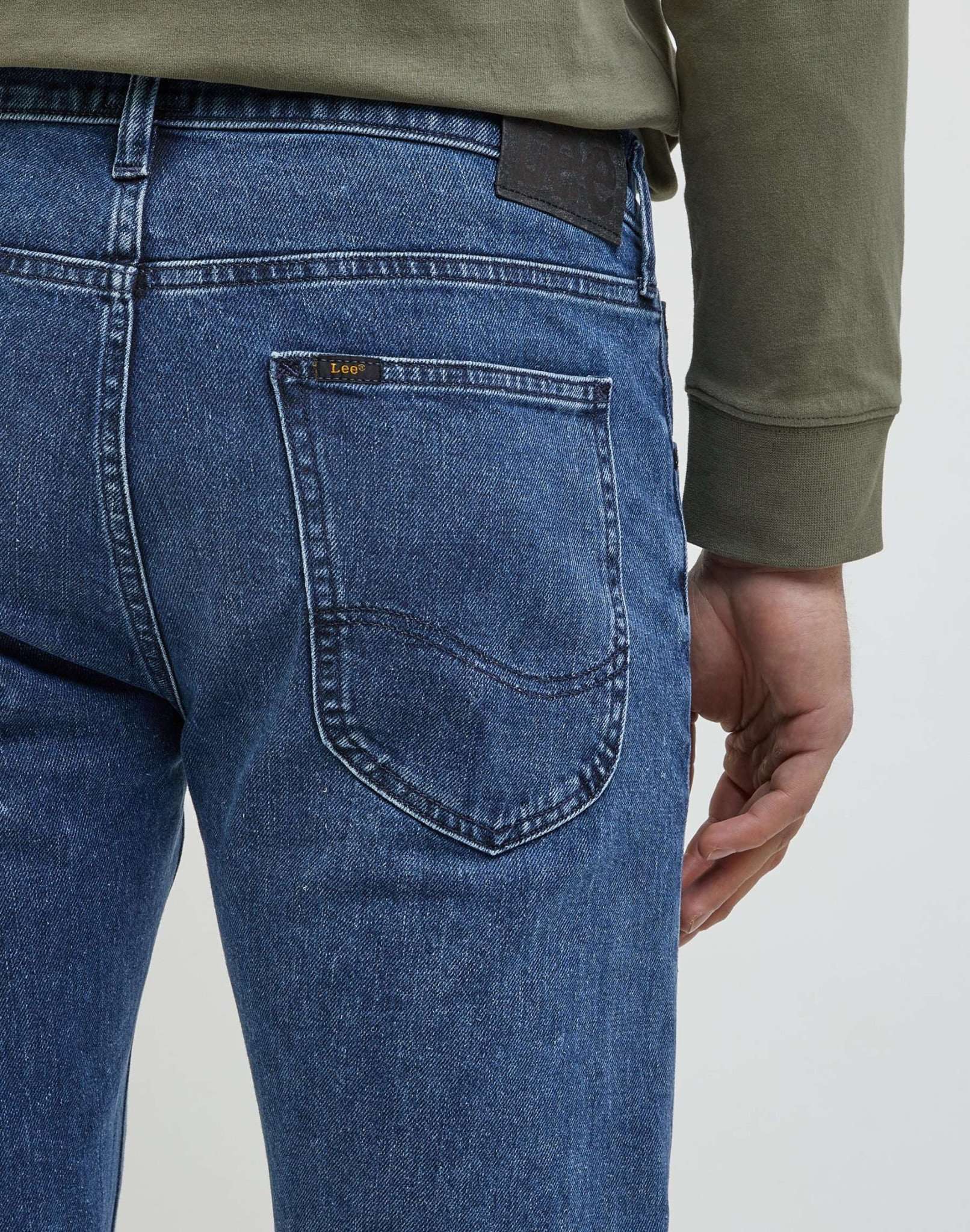 Luke en jeans After Hours Lee