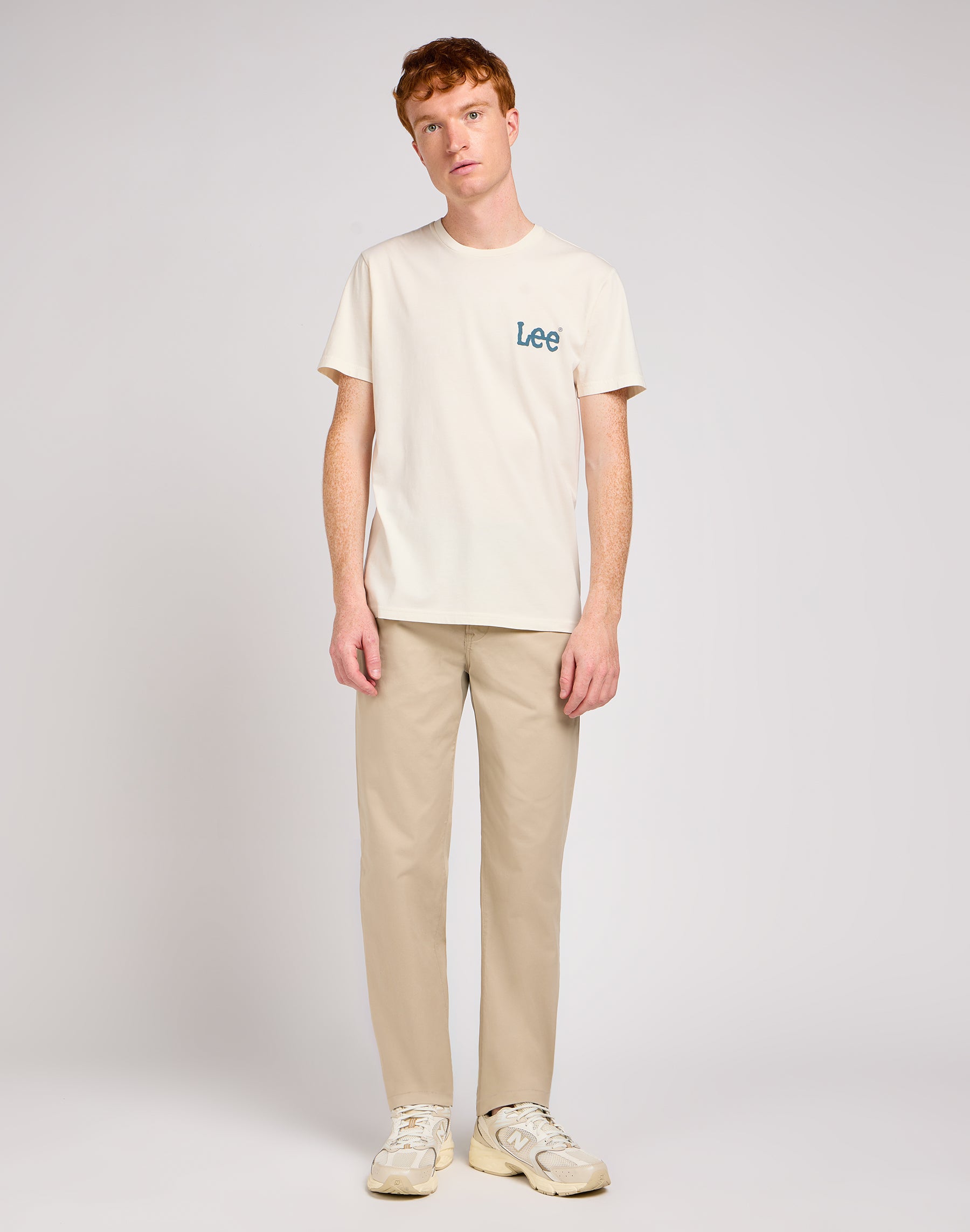 Regular Chino in Stone Pantalon Lee