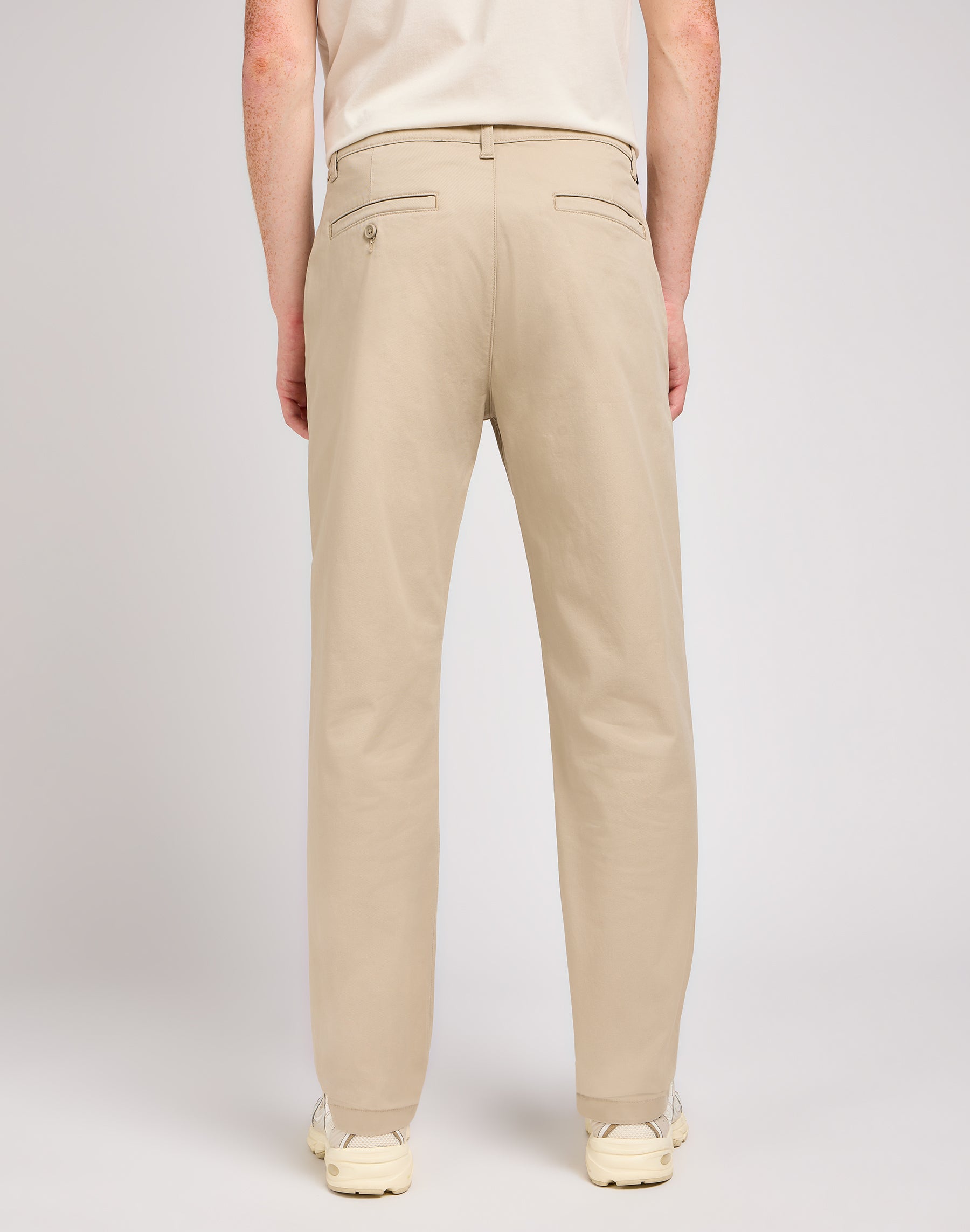 Regular Chino in Stone Pantalon Lee