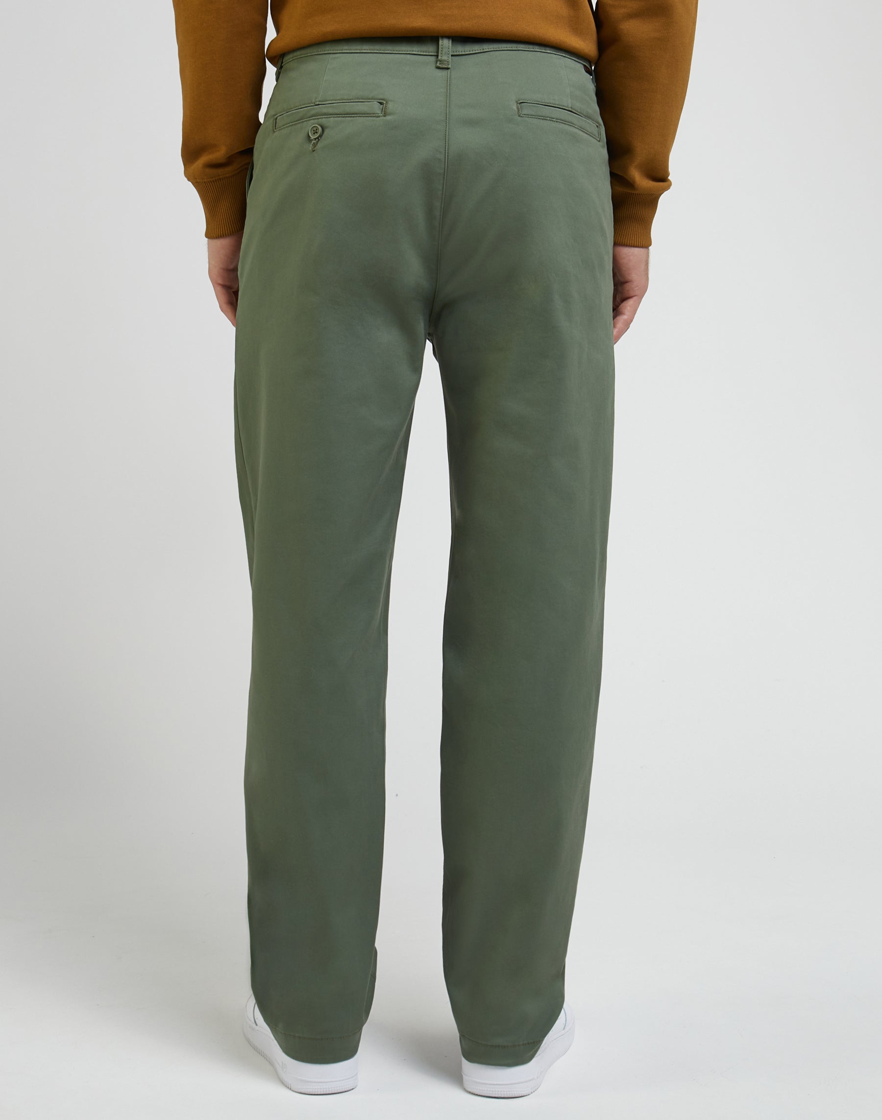 Relaxed Chino Leesures in Olive Grove Pantalon Lee