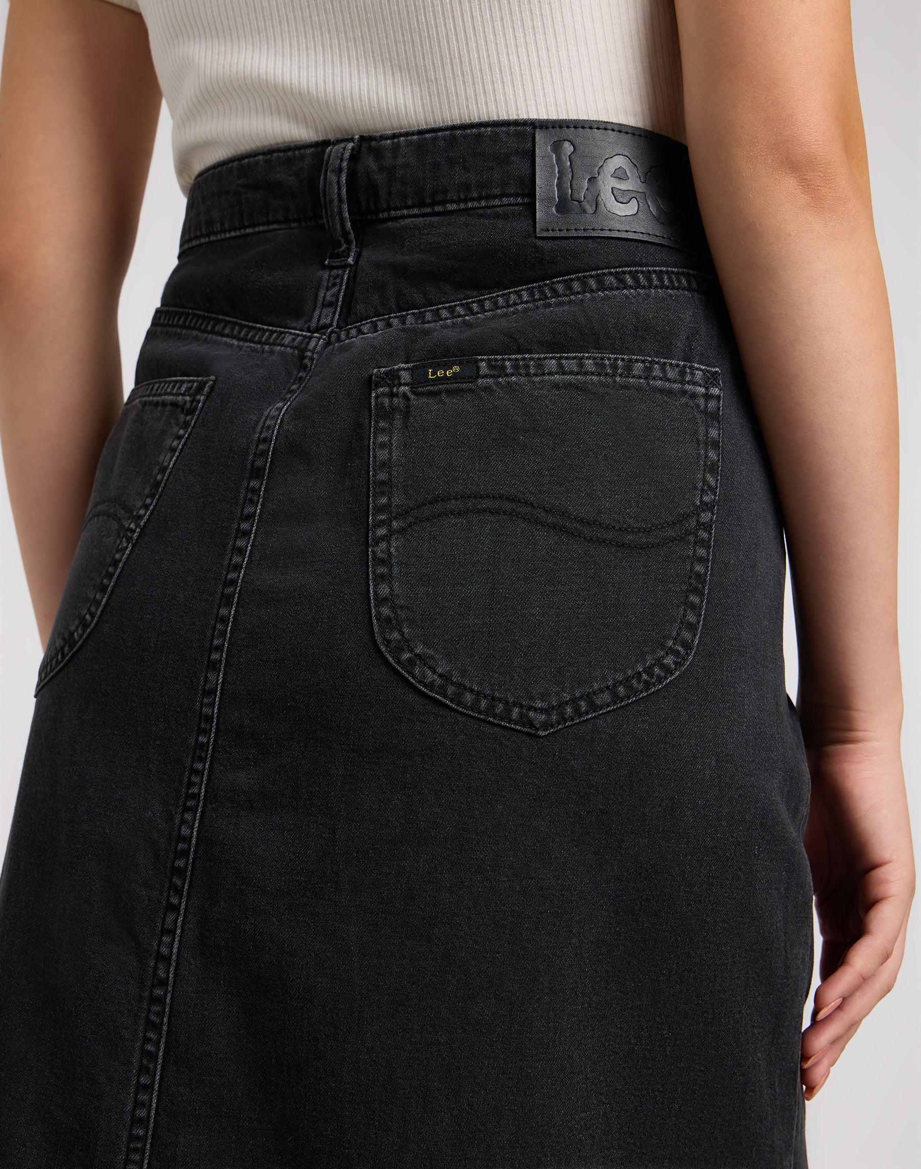 Maxi Skirt dans Into The Shadow Jupes Lee