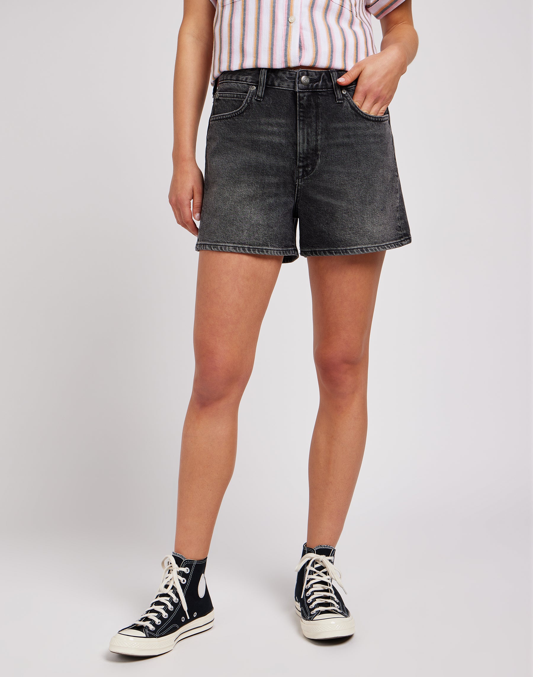 Carol Short en jean noir raffiné Lee