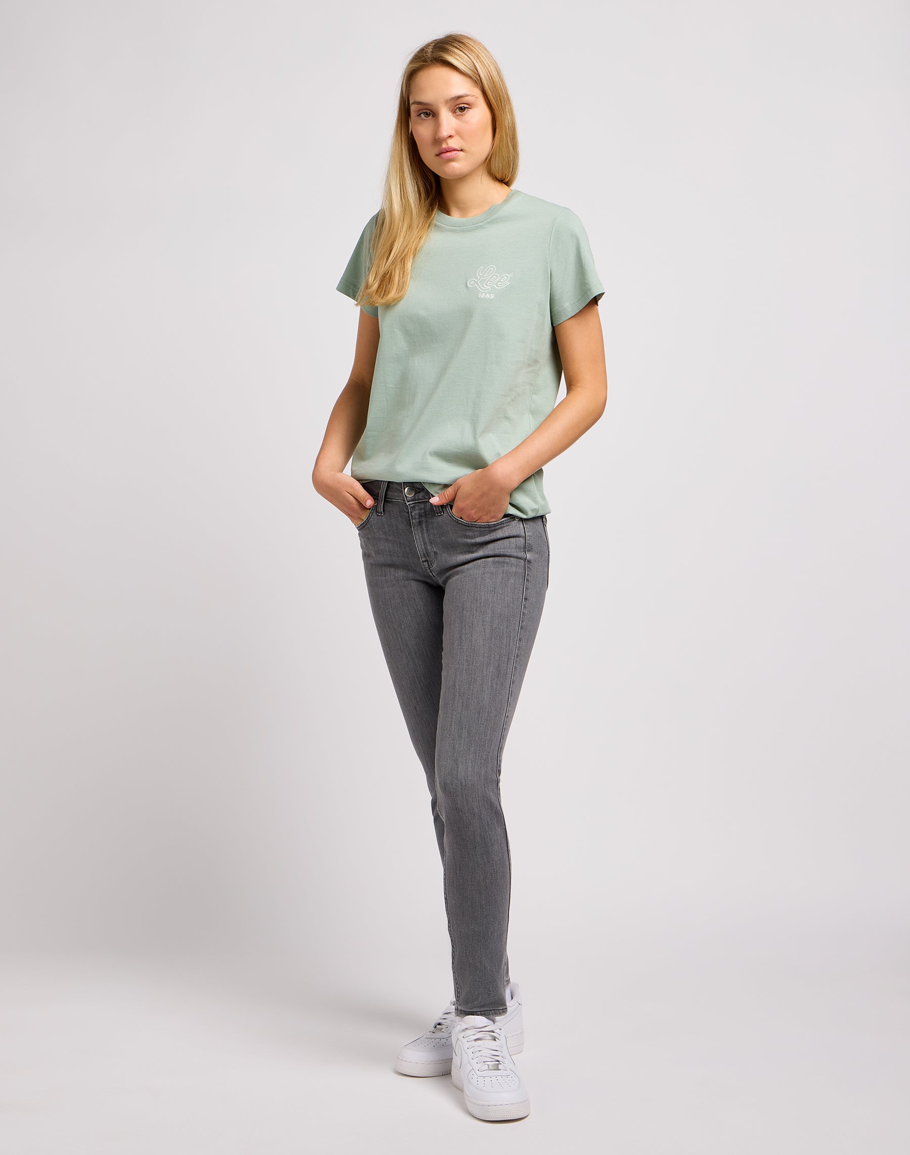 Scarlett en jeans Ash Stone Lee