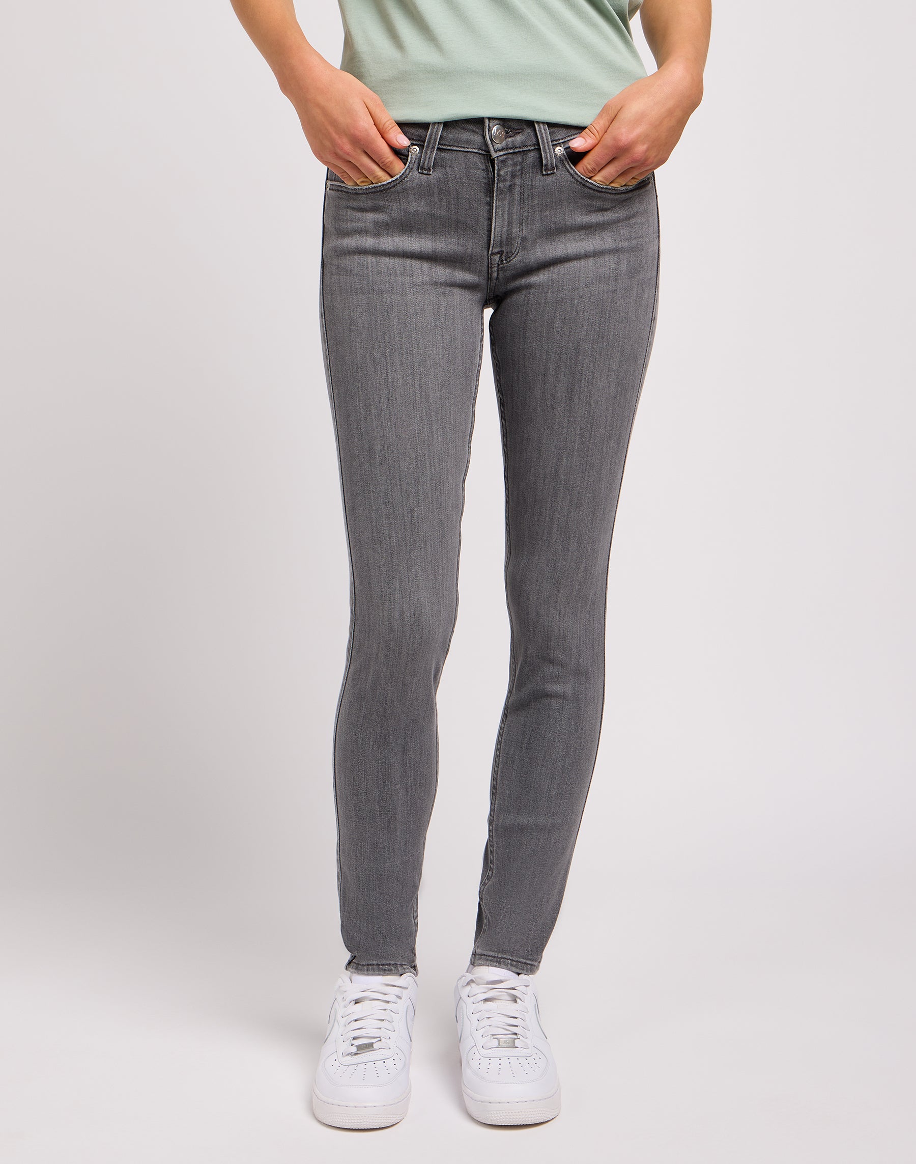 Scarlett en jeans Ash Stone Lee