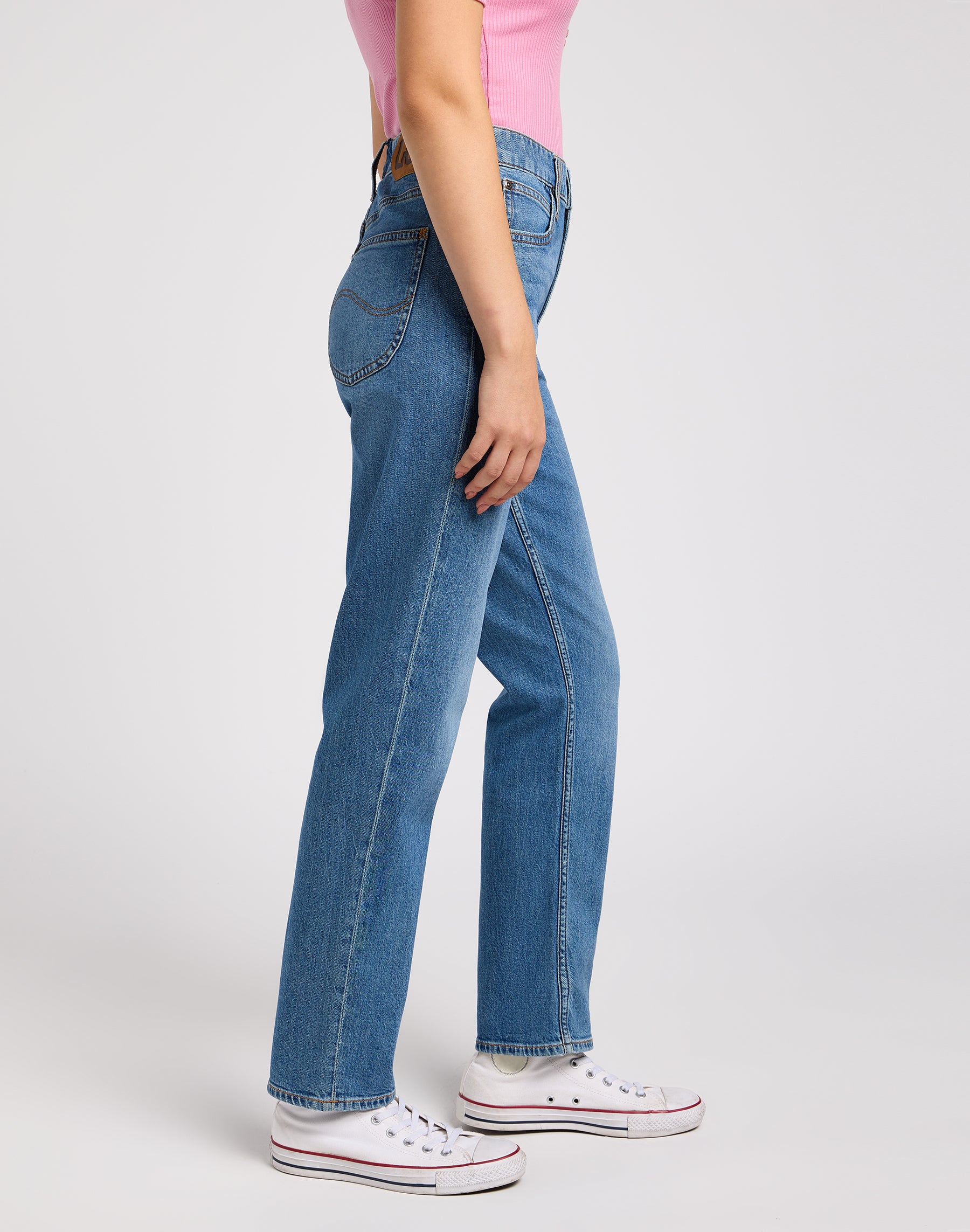 Carol dans Hit Of Blue Jeans Lee