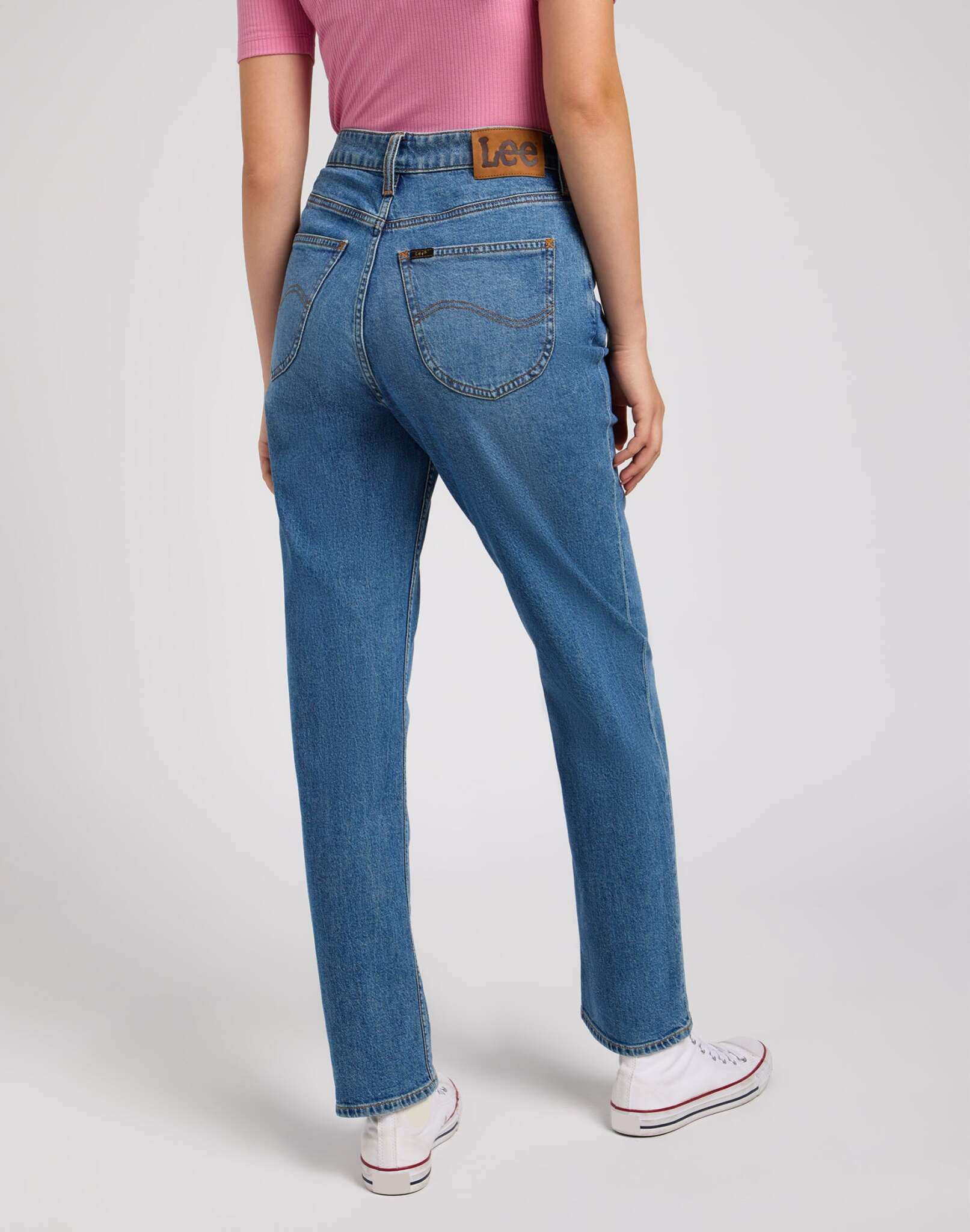 Carol dans Hit Of Blue Jeans Lee