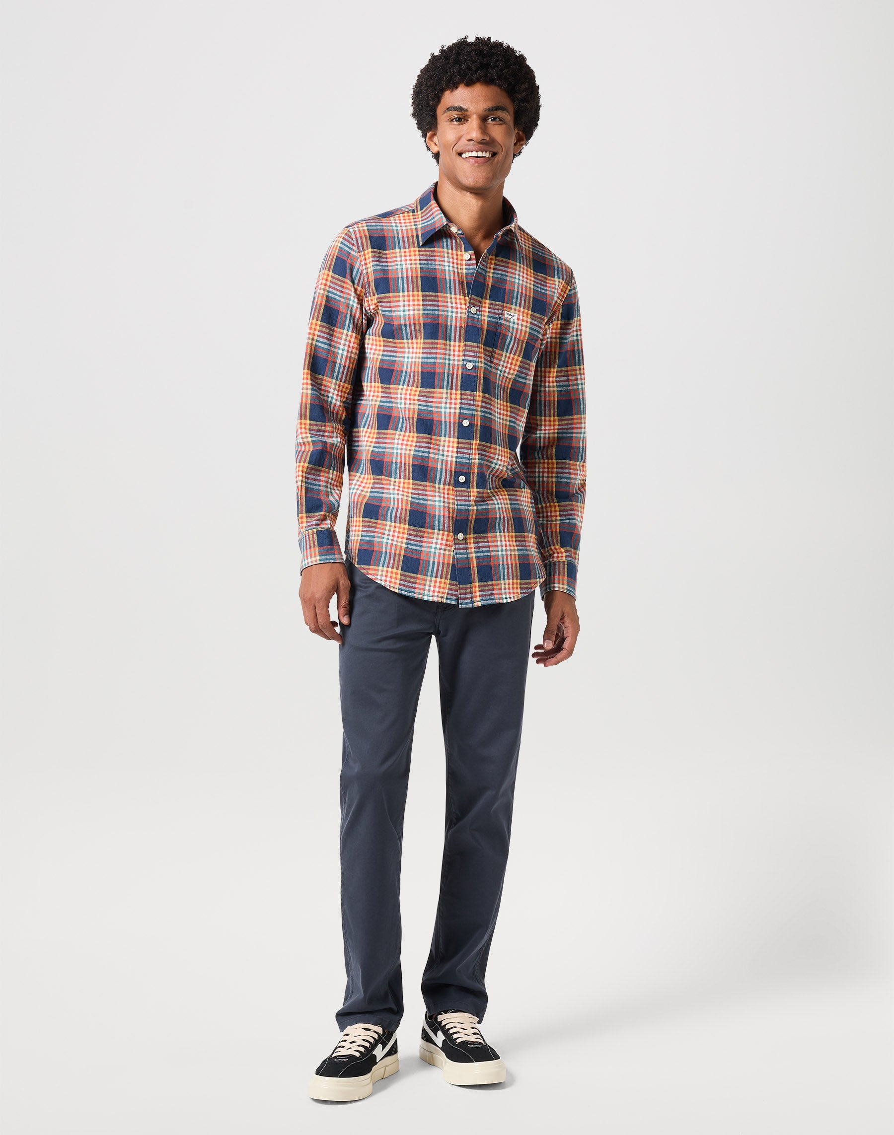 Larston in Dark Navy Pantalon Wrangler