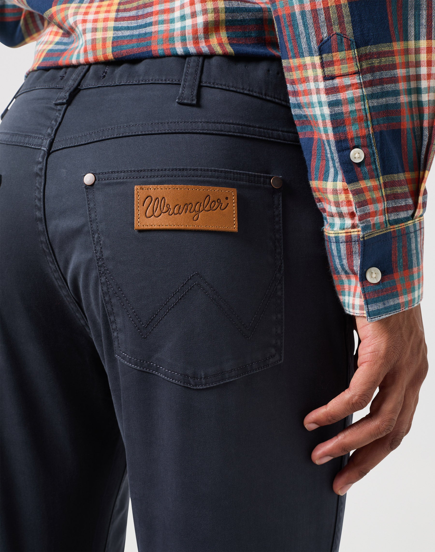 Larston in Dark Navy Pantalon Wrangler