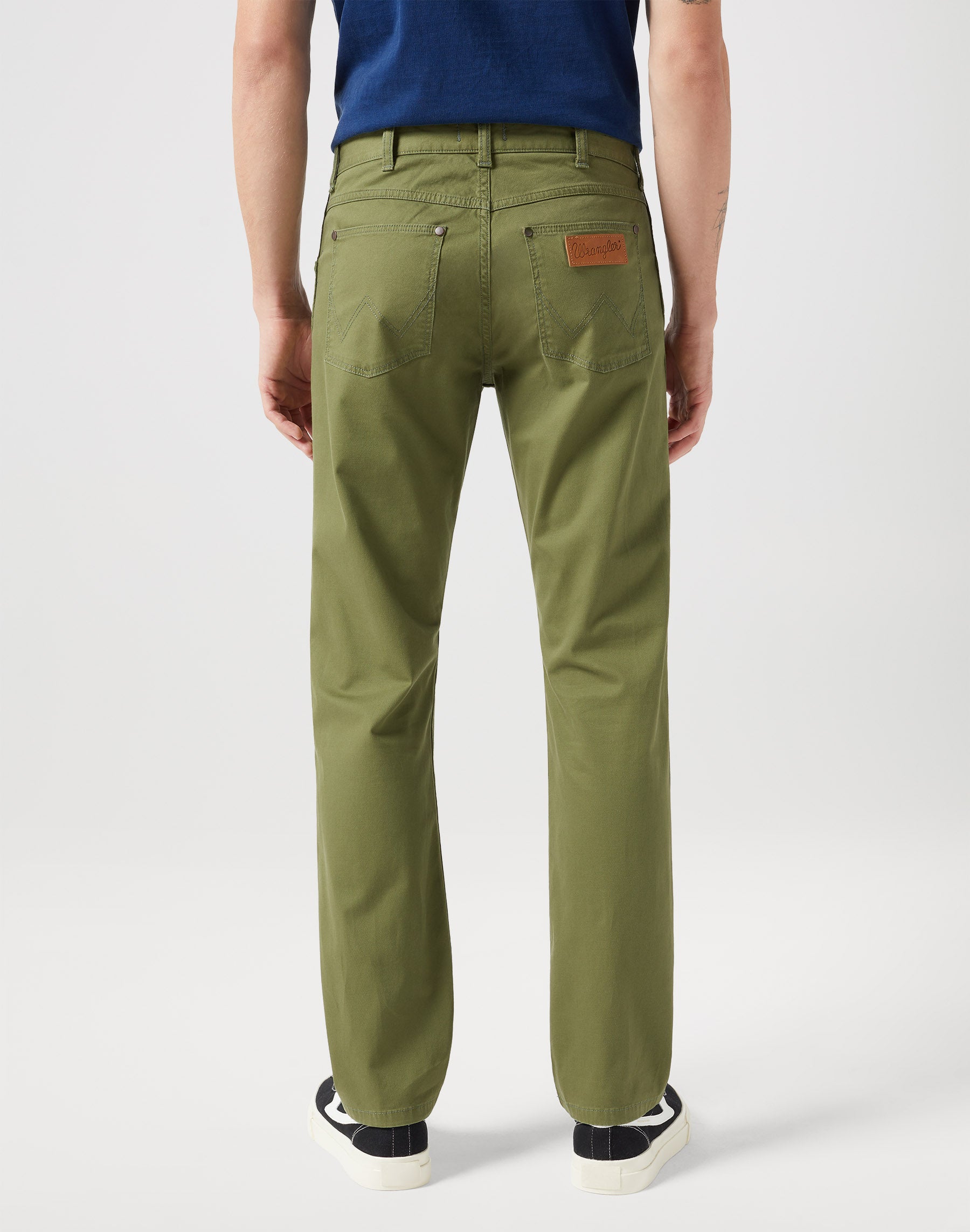 Greensboro Low Stretch in Olive Pantalon Wrangler
