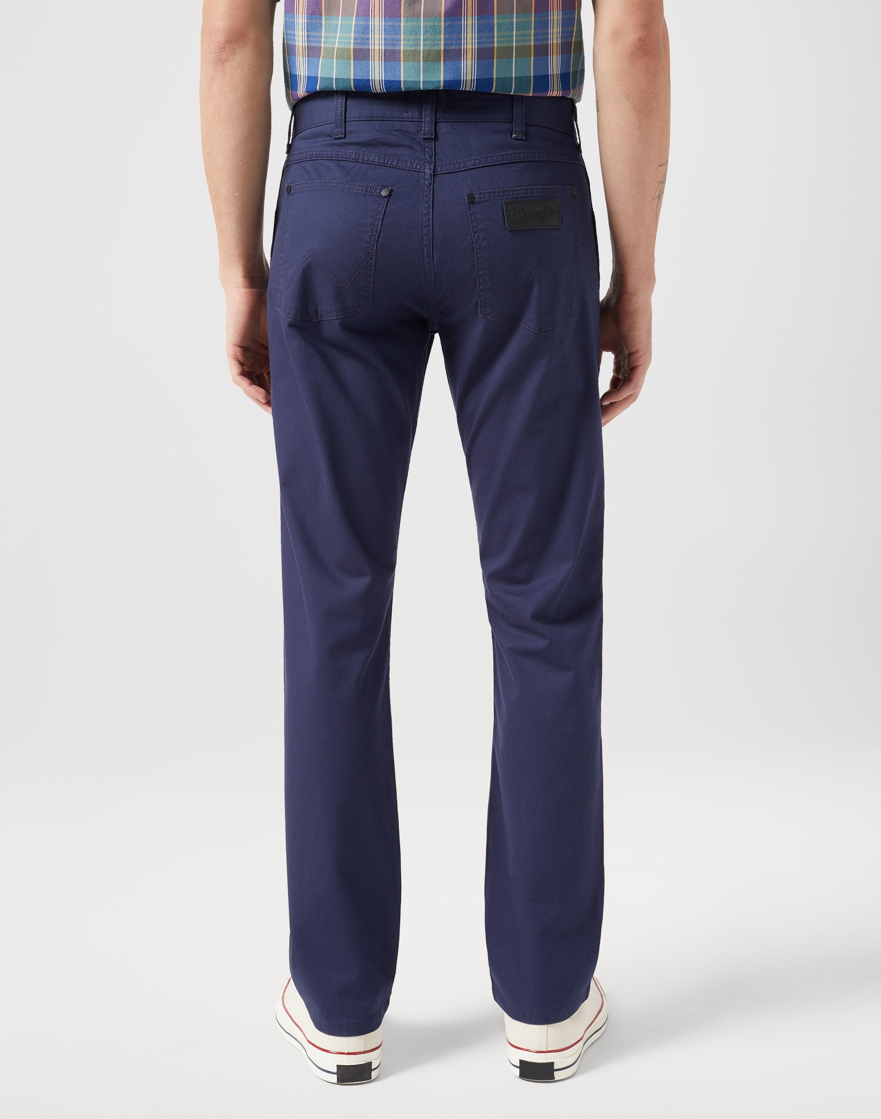 Greensboro Low Stretch in Dark Navy Pantalon Wrangler