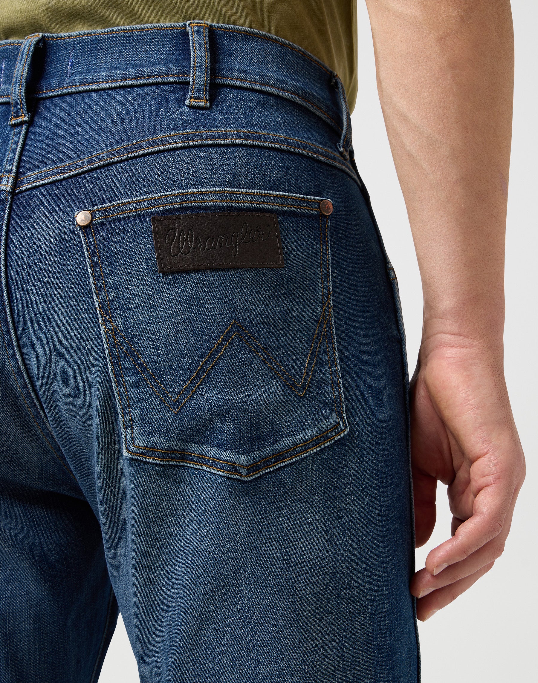 Larston en jeans Hare Wrangler