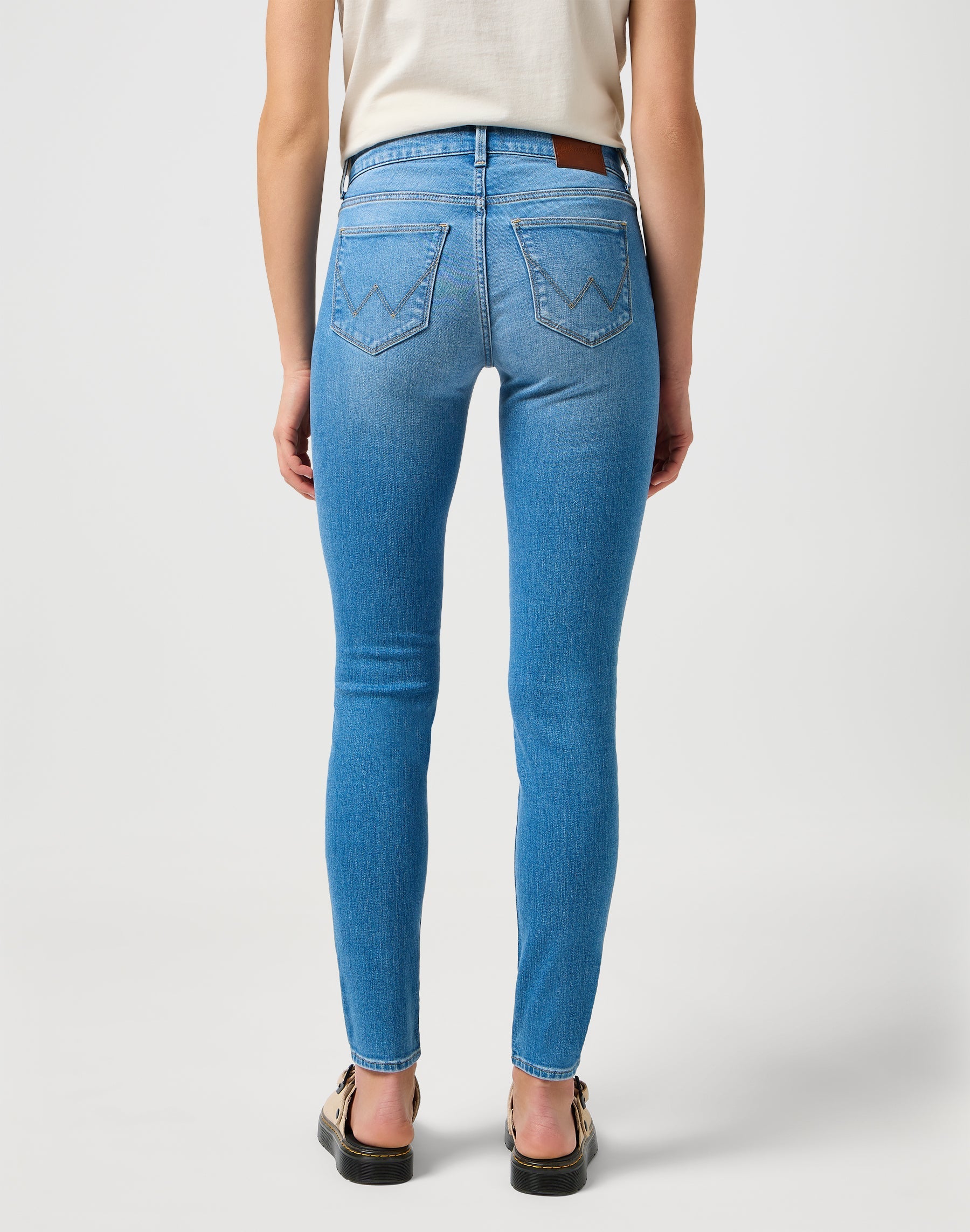 Skinny en True Enough Jeans Wrangler