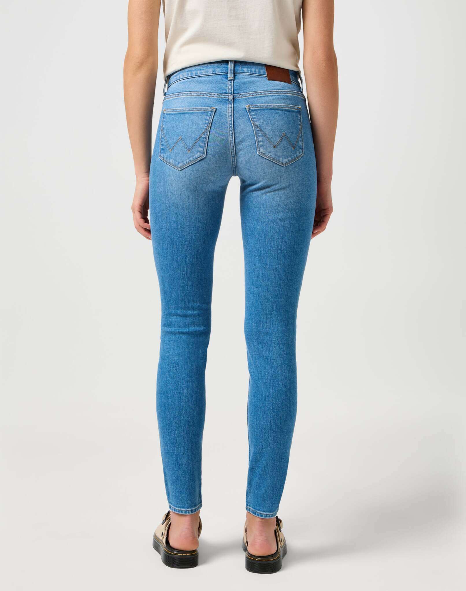 Skinny en True Enough Jeans Wrangler