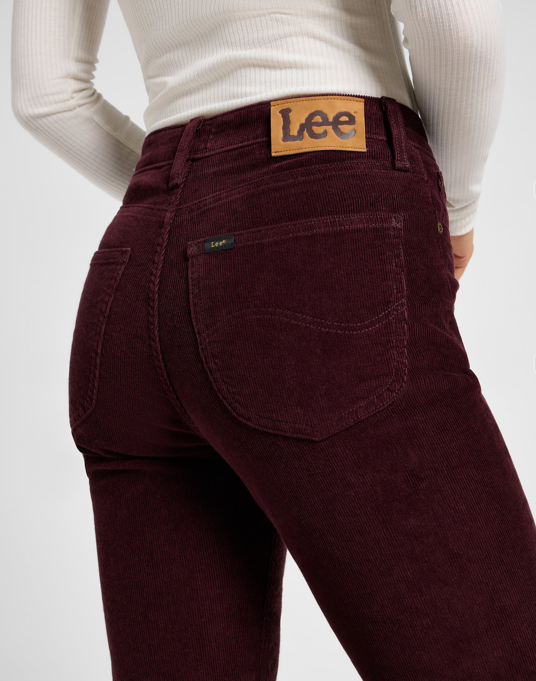 Carol en pantalon Velvet Beet Lee