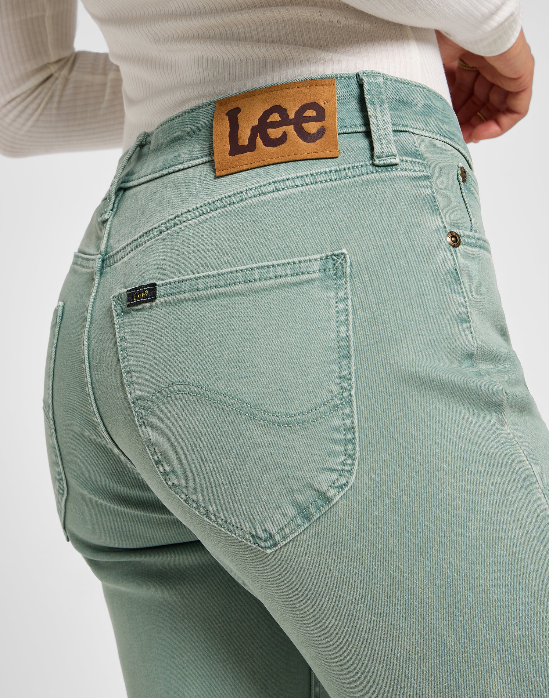 Pantalon Marion Straight in Muted Sage Lee