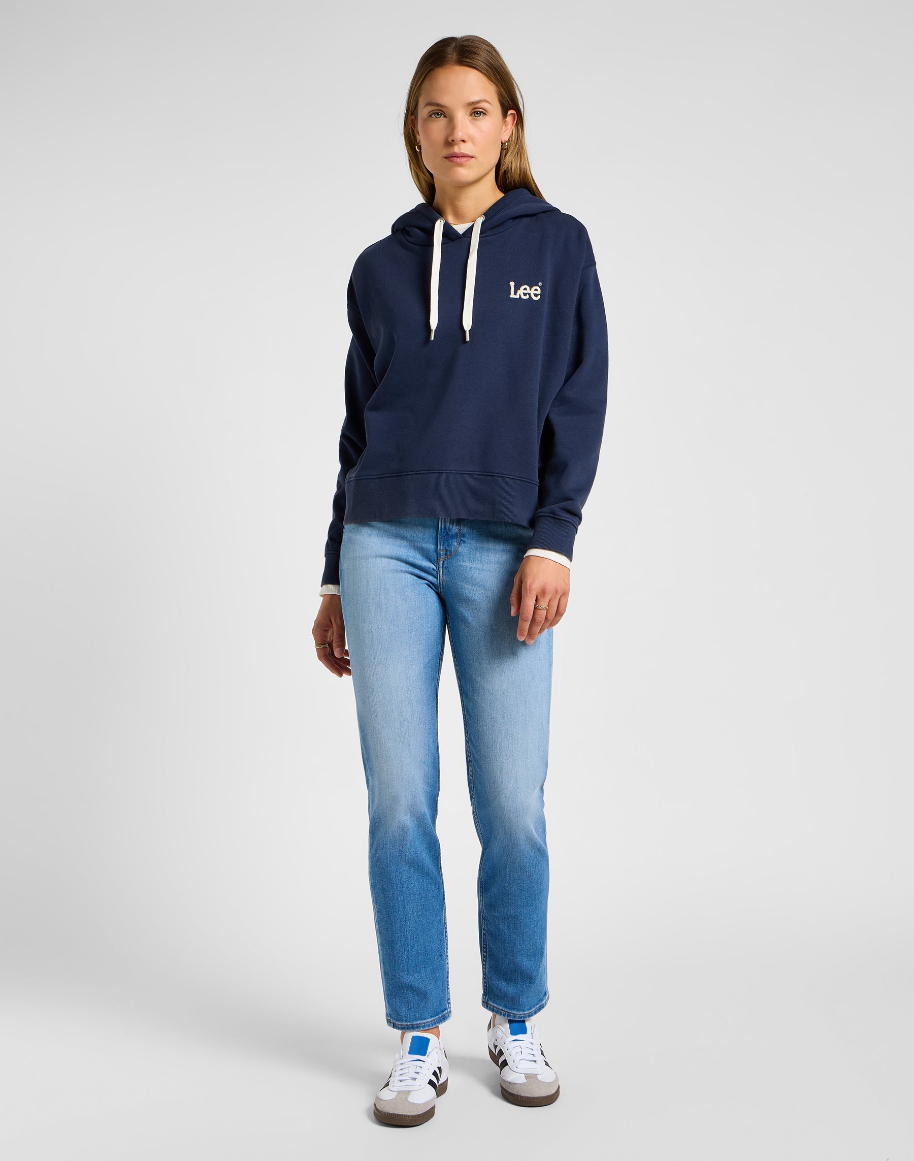 Carol dans Meant To Be Jeans Lee