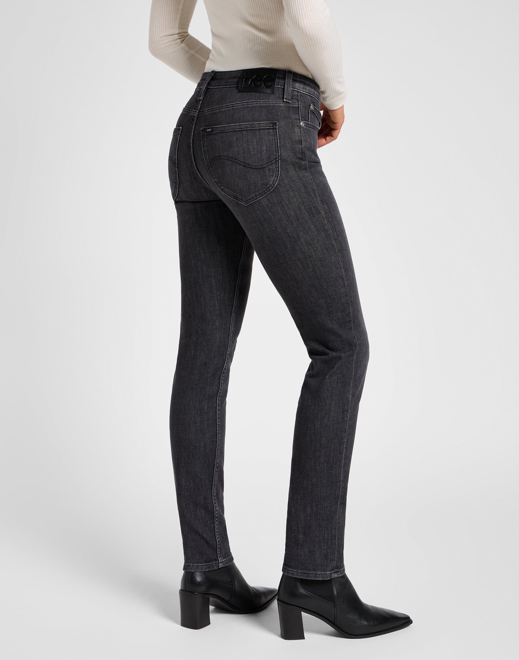 Elly en jeans Last Strike Lee