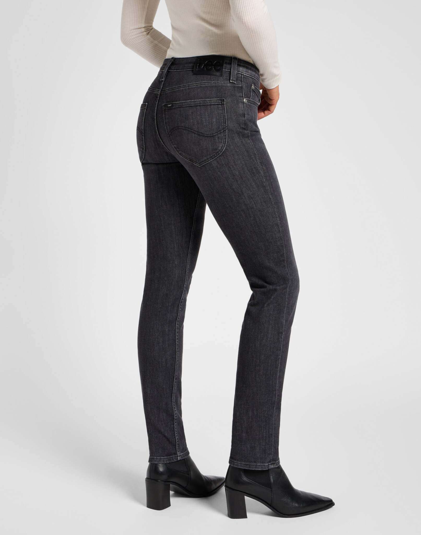 Elly en jeans Last Strike Lee