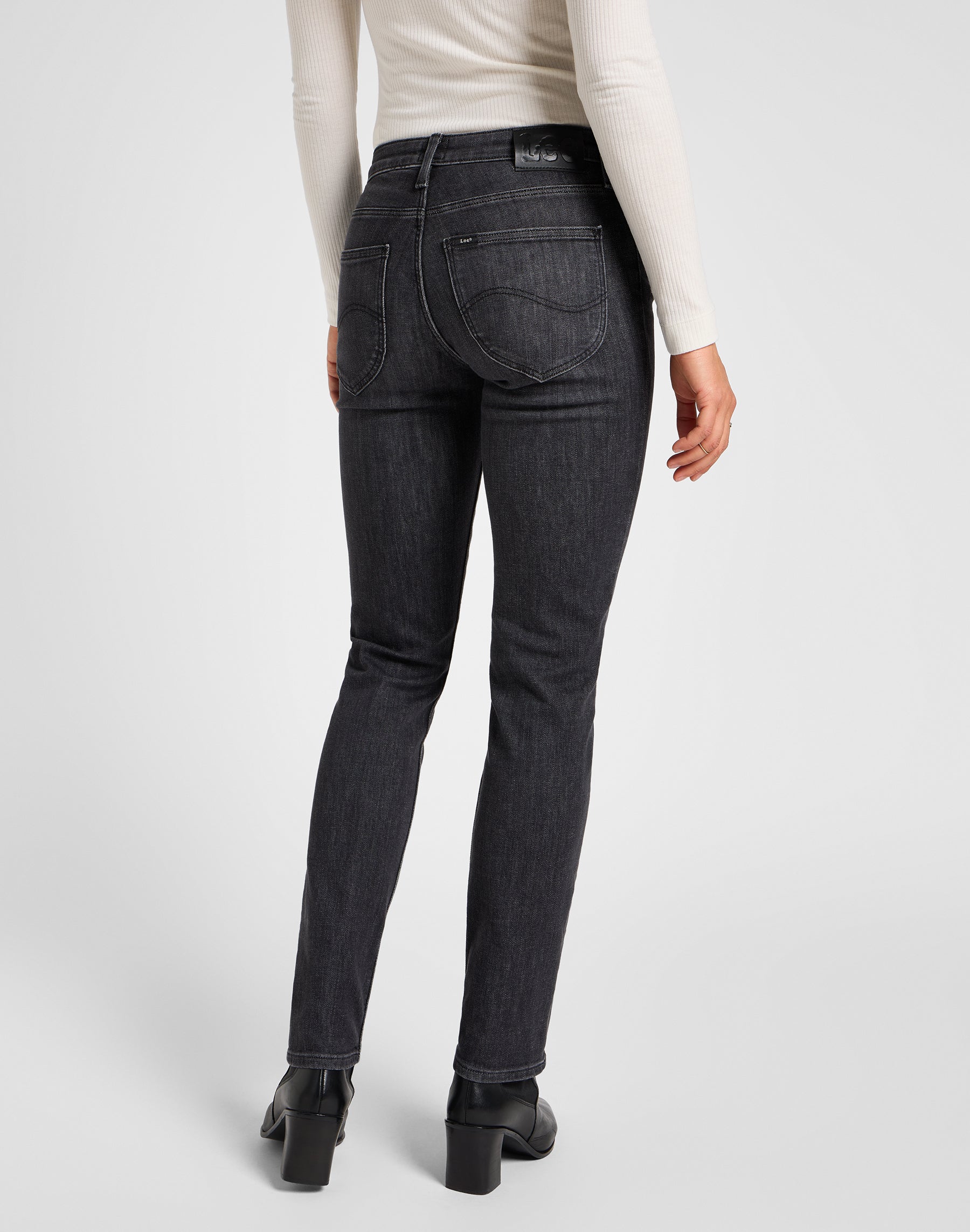 Elly en jeans Last Strike Lee