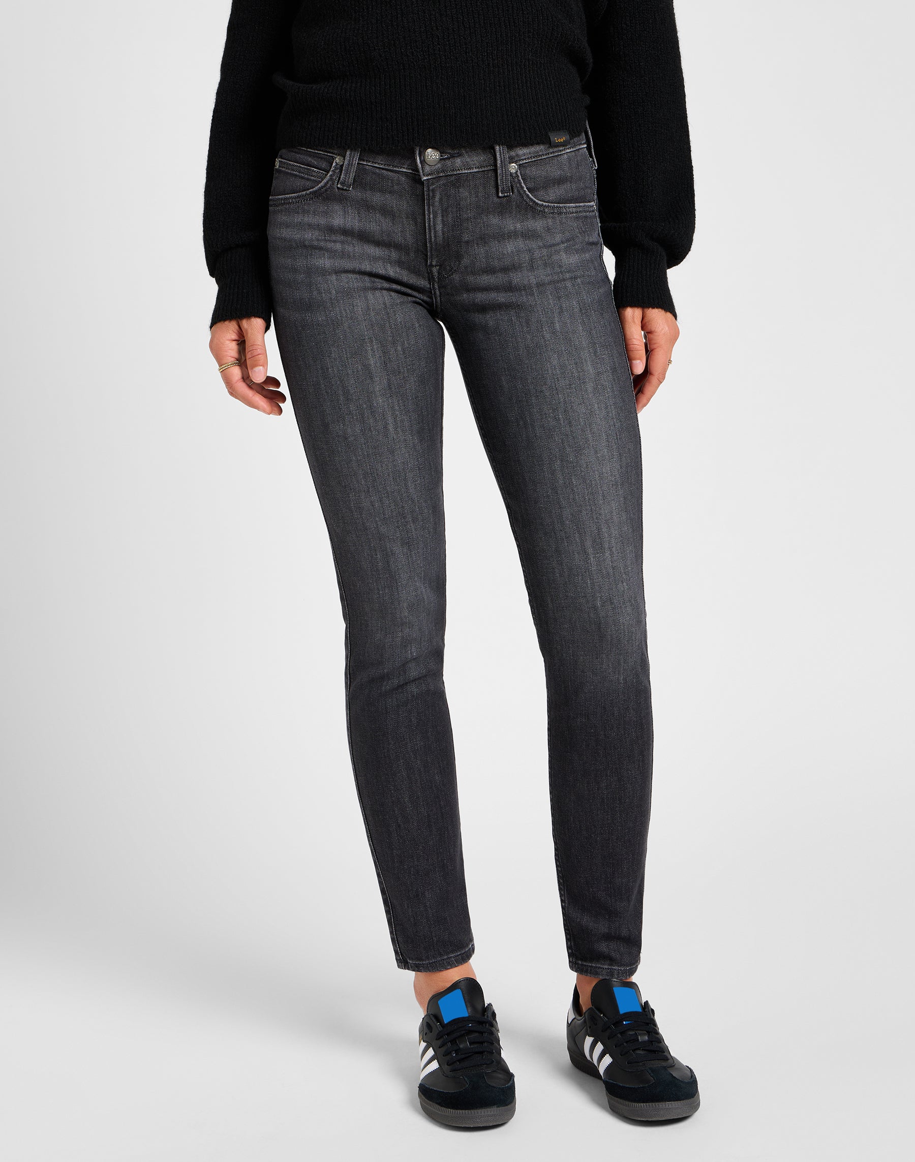 Scarlett en jeans Last Strike Lee