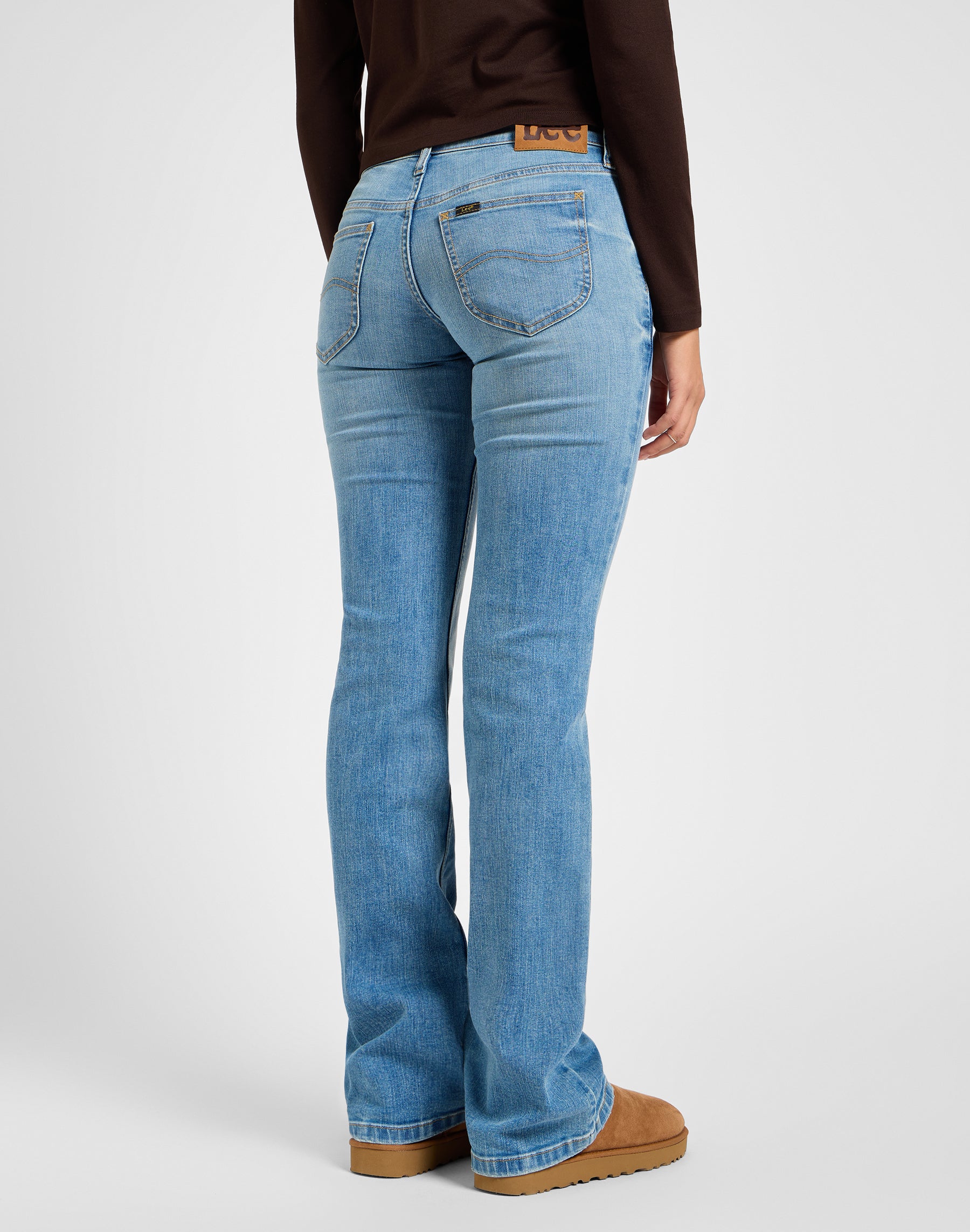 Jessica en jeans Rising Sign Lee
