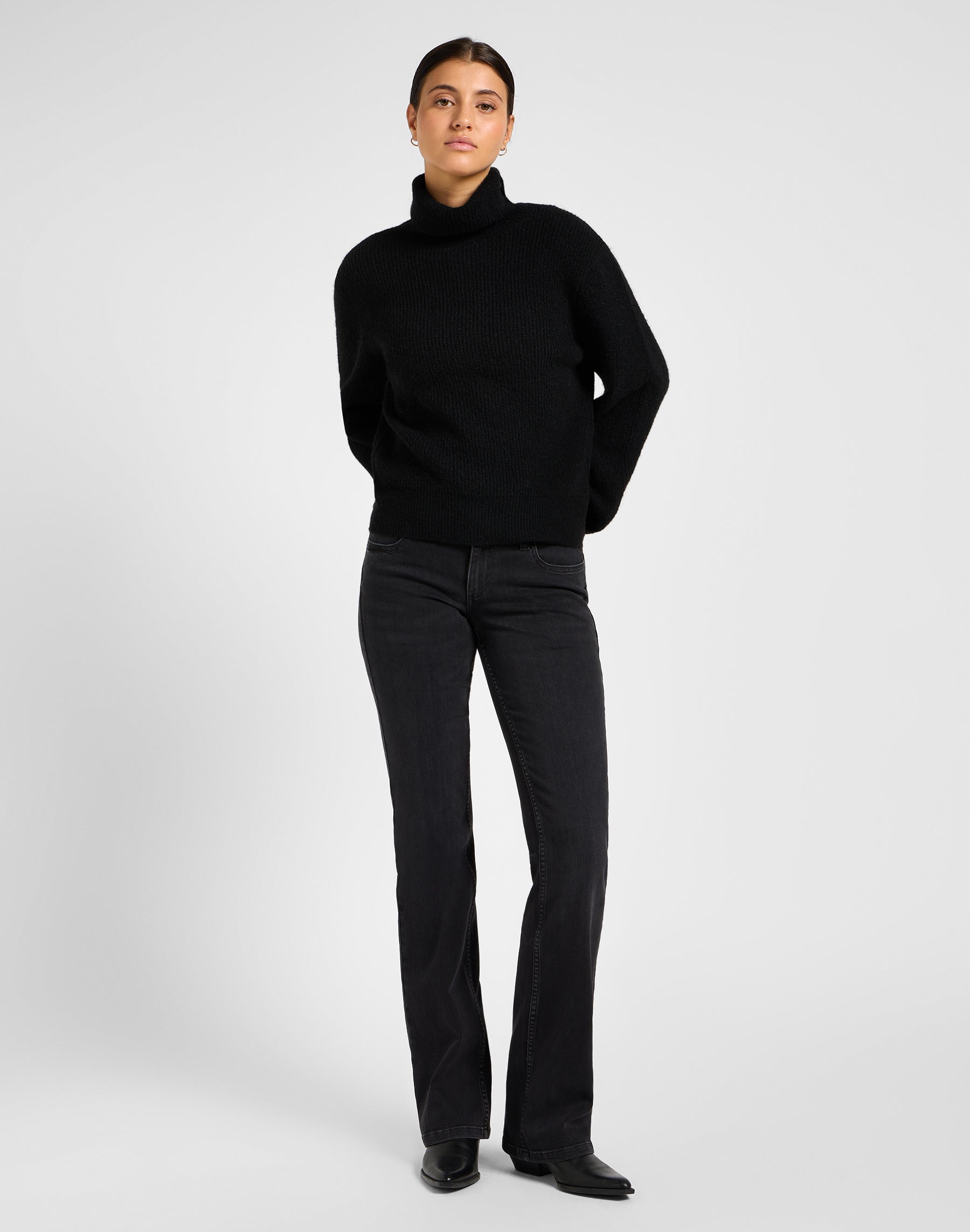 Jessica en jeans True To Black Lee