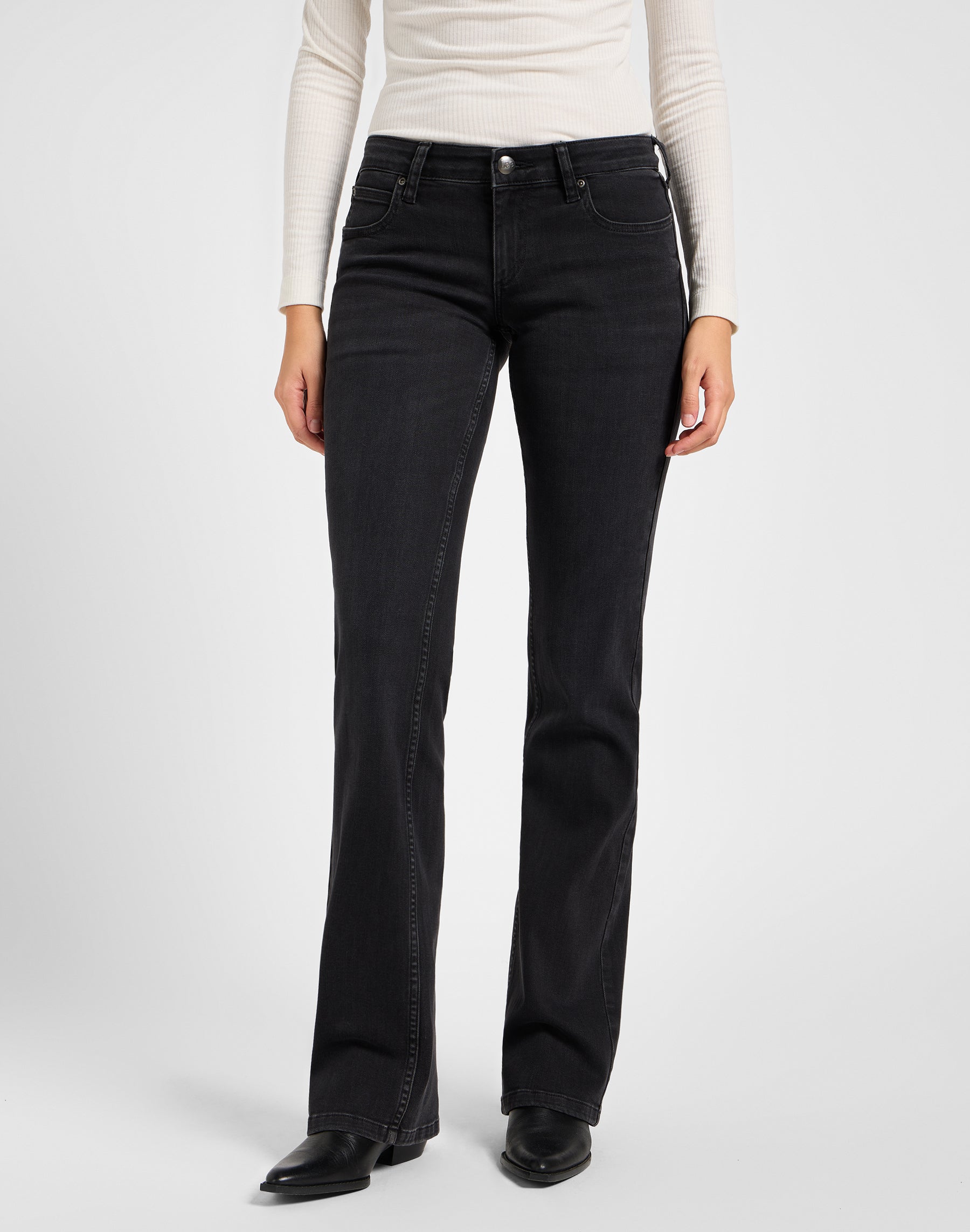 Jessica en jeans True To Black Lee