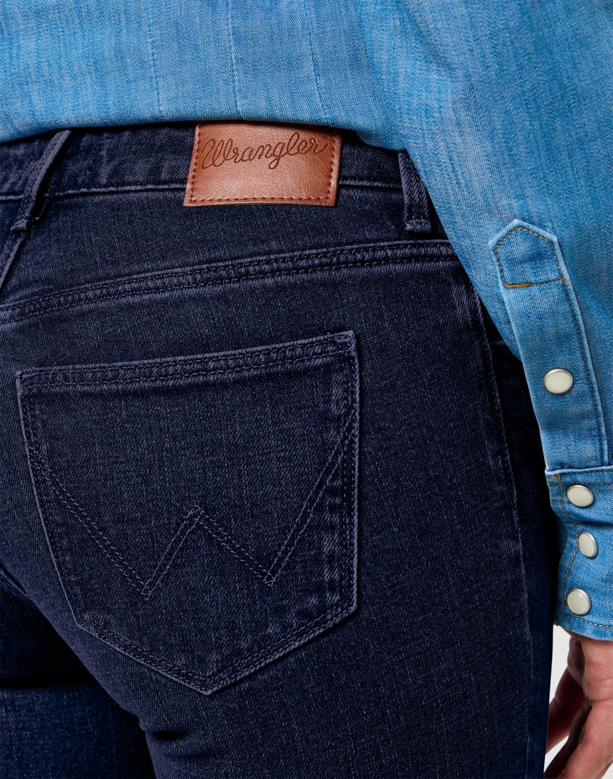 Jeans Bootcut en Iron Ore Wrangler
