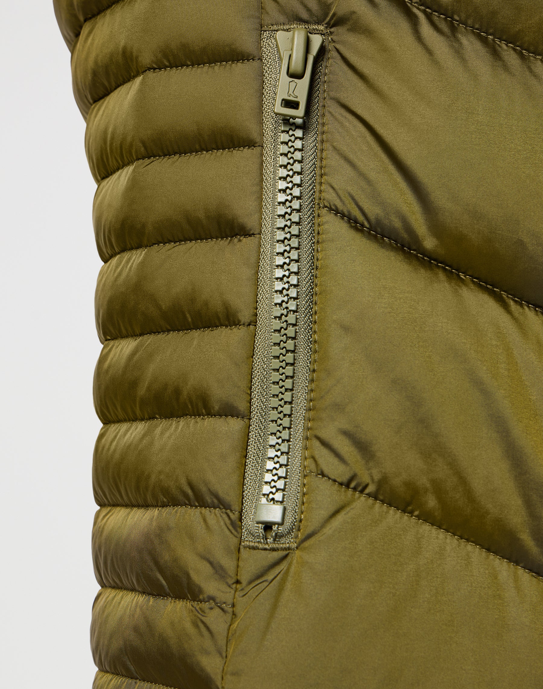 Short Puffer Jacket in Ivy Green Vestes Wrangler
