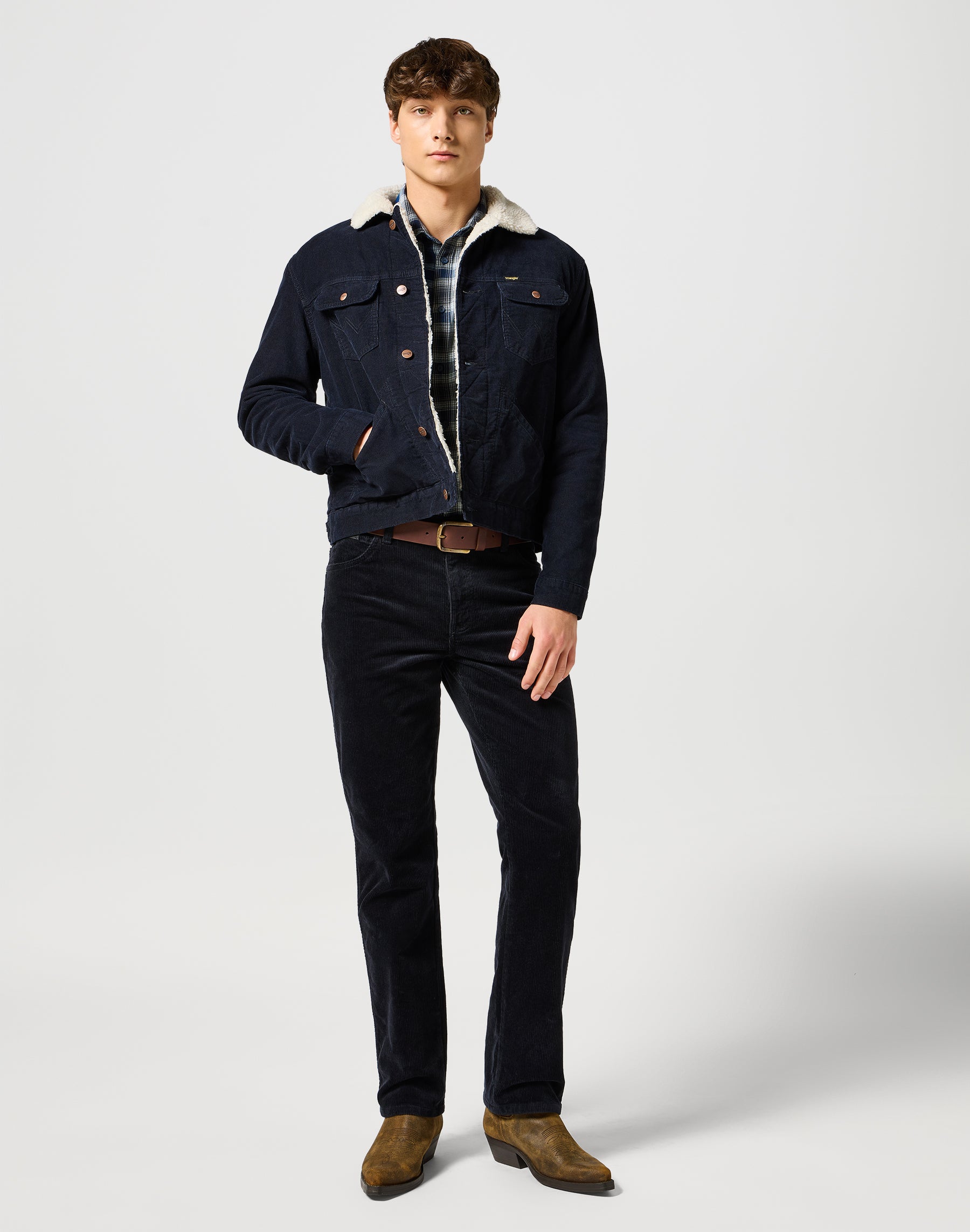 Texas in Black Pantalon Wrangler