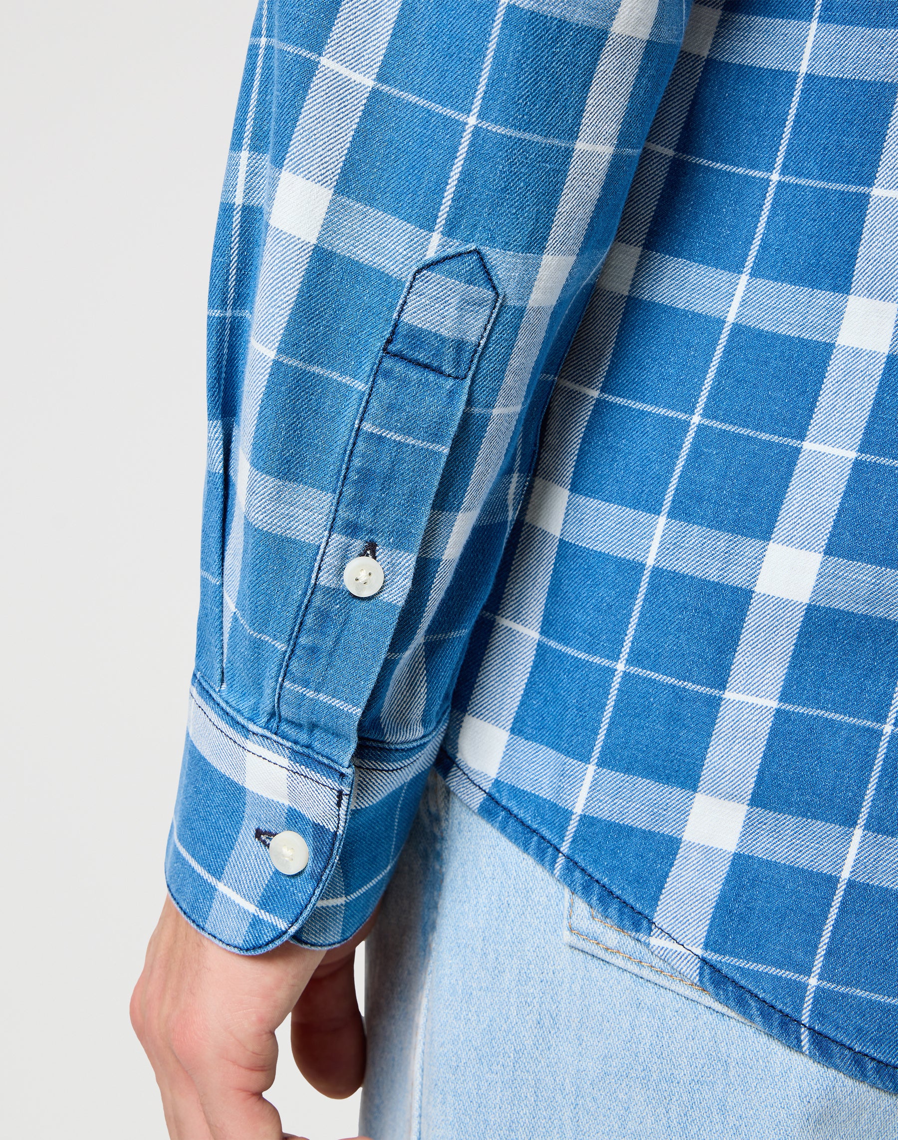 One Pocket Shirt in Blue Indigo Chemises Wrangler