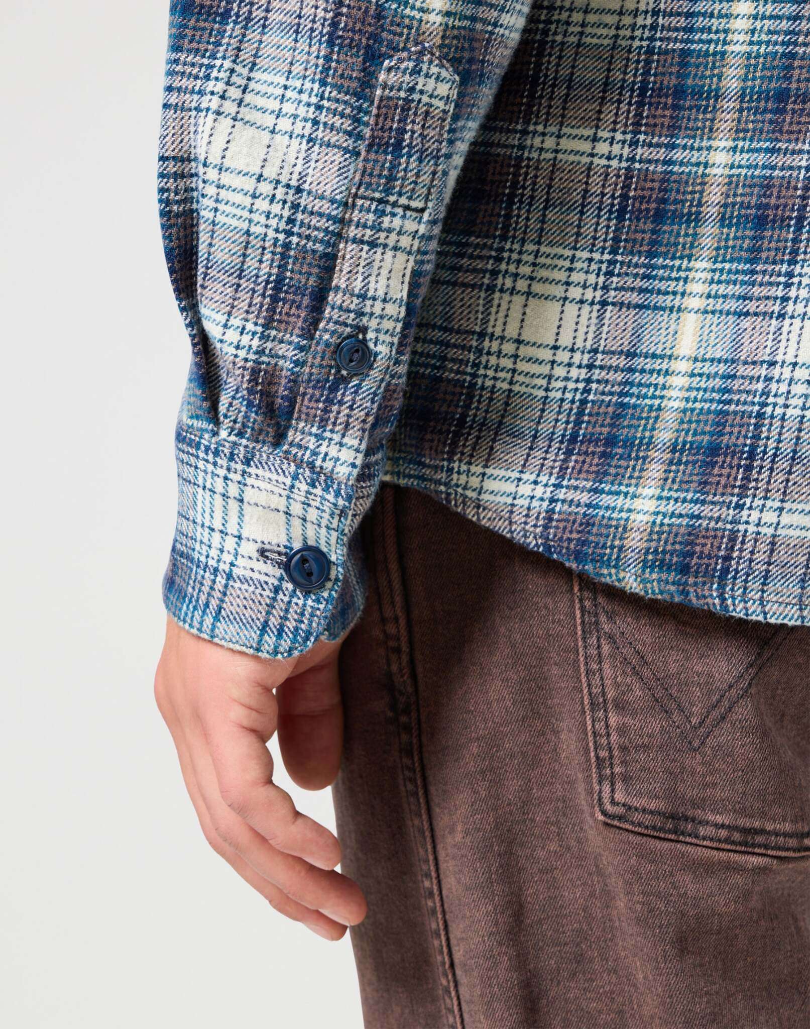 Two Pocket Shirt in Blue Grey Chemises Wrangler