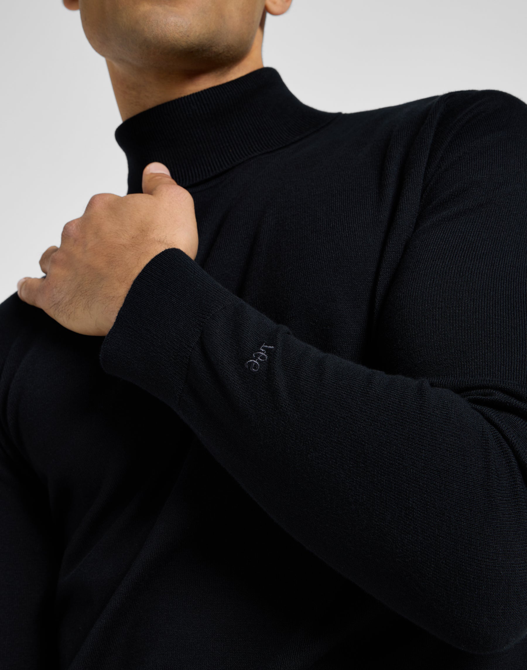Turtle Neck in Black Pullover Lee