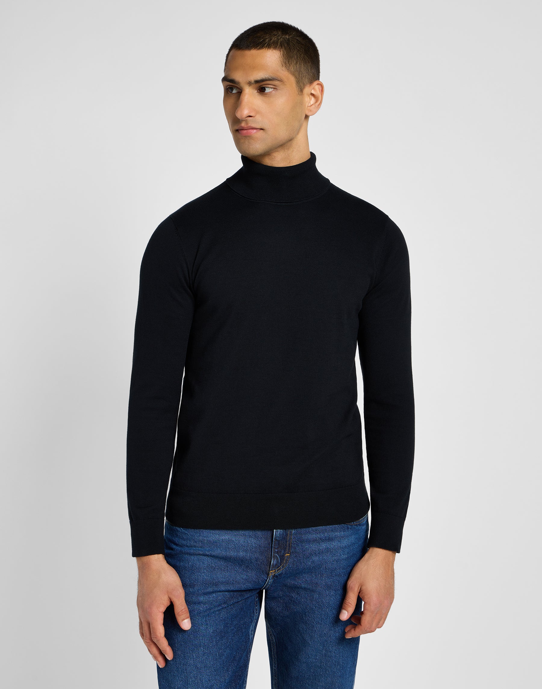 Turtle Neck in Black Pullover Lee