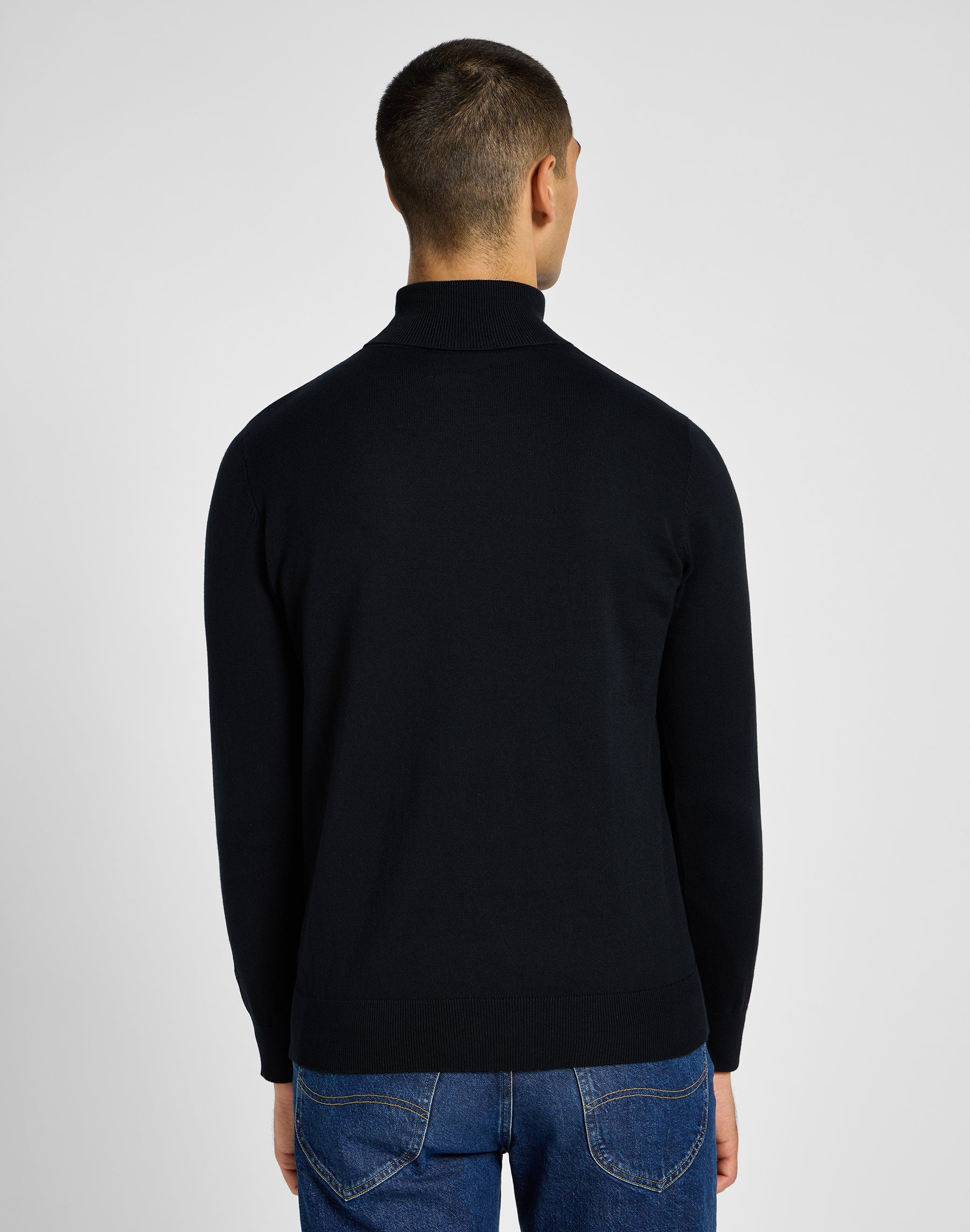 Turtle Neck in Black Pullover Lee